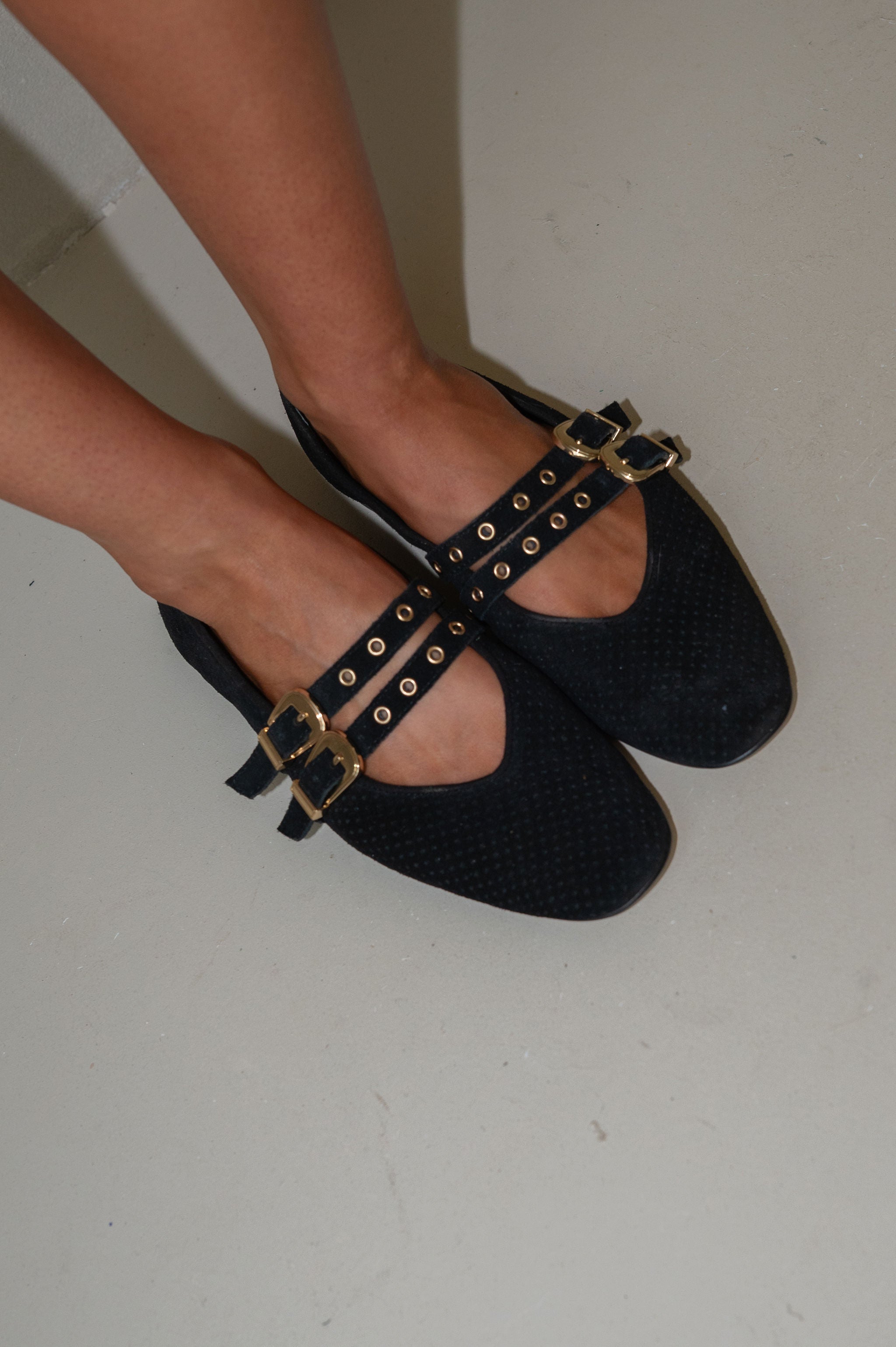 Baylee Suede Ballet Flats-Onyx//DOLCE VITA