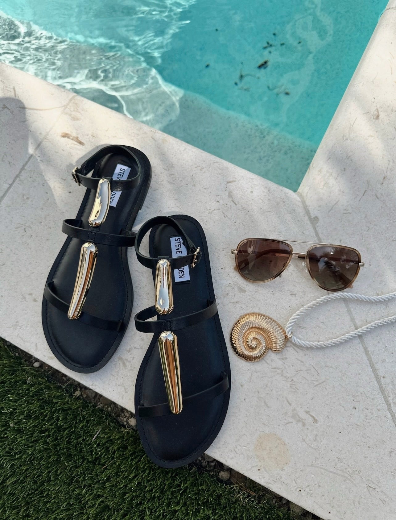 Alma Sandals - Black