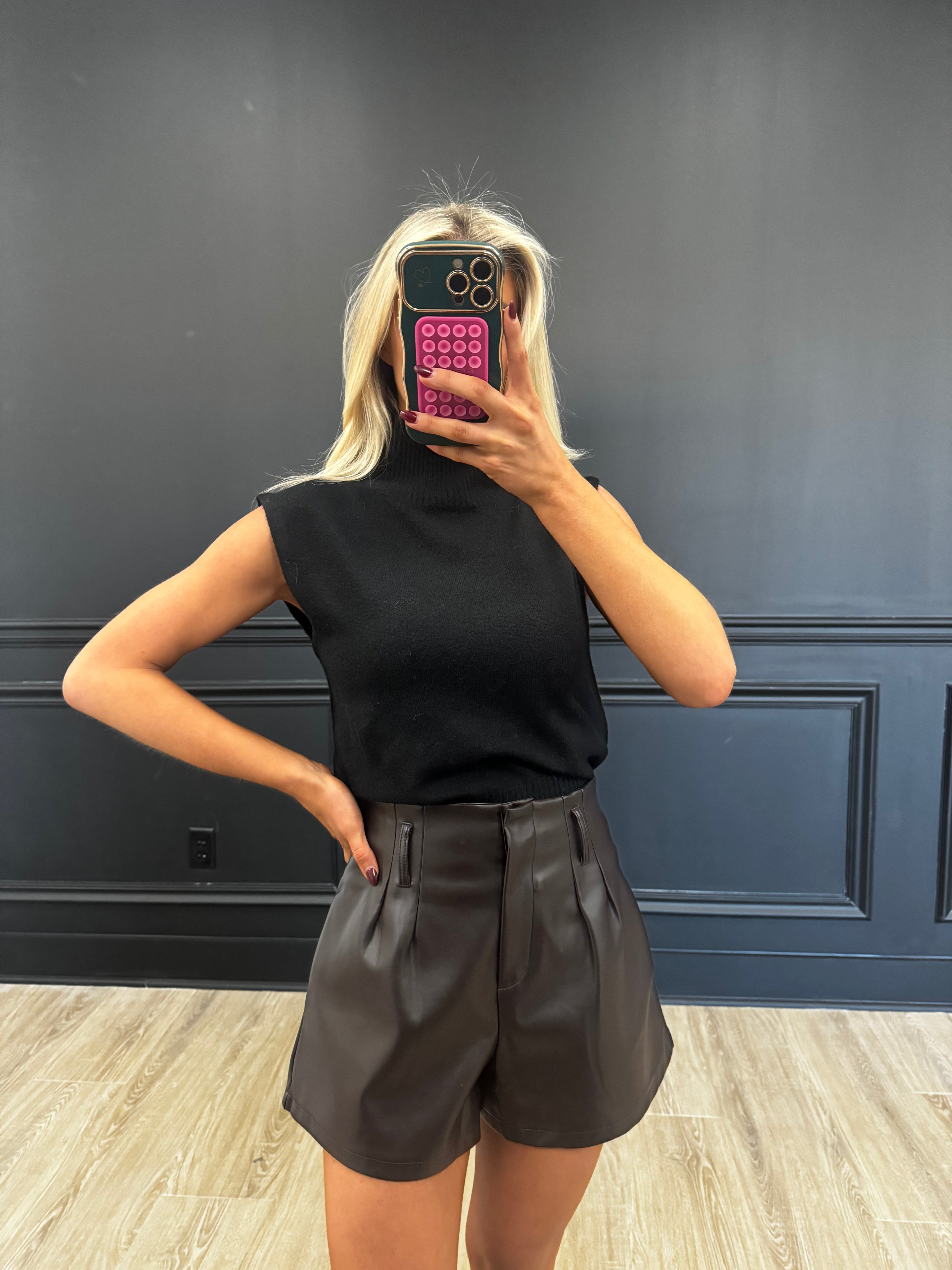 DOORBUSTER// Penny Sweater-Black