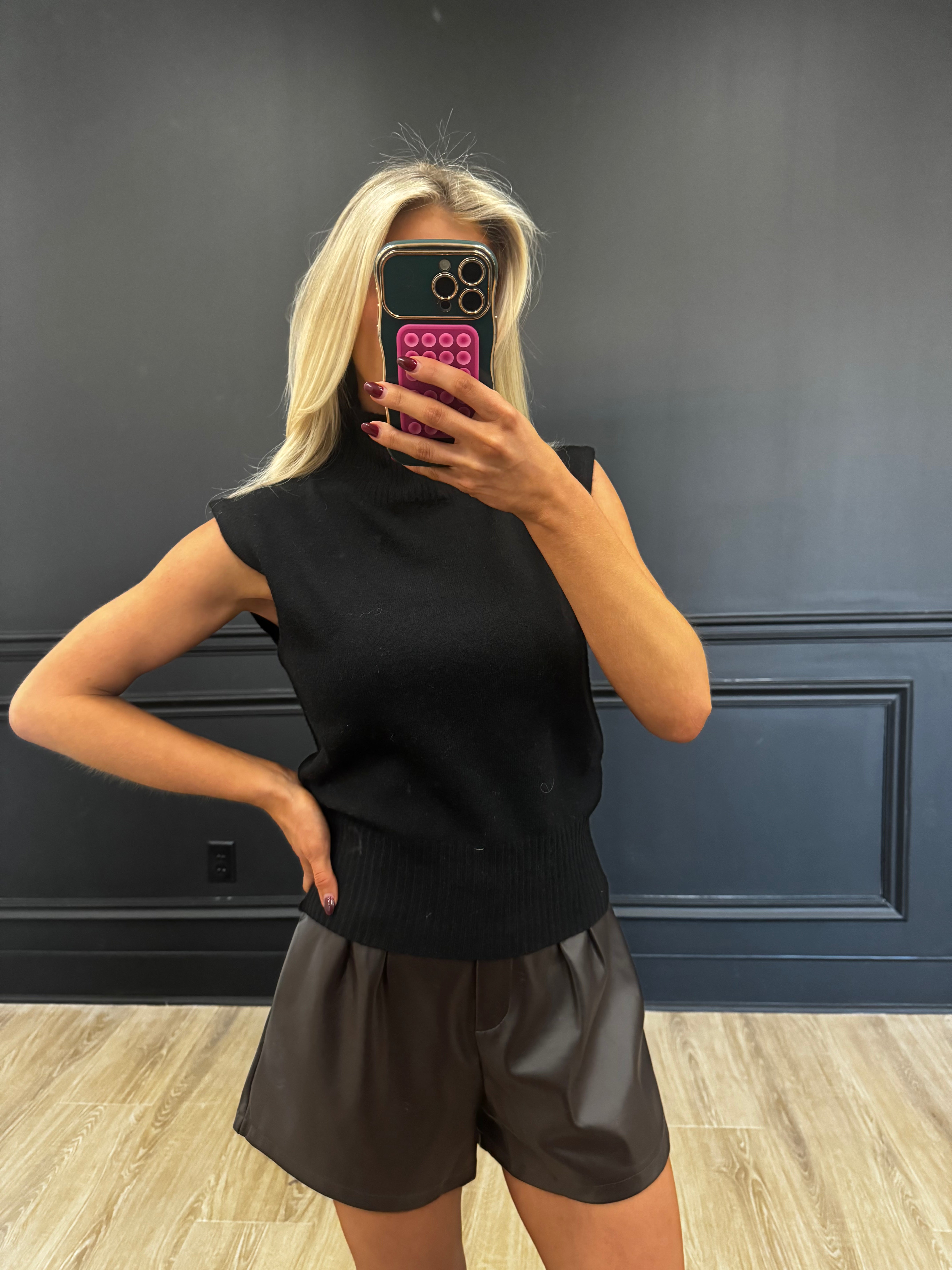 DOORBUSTER// Penny Sweater-Black