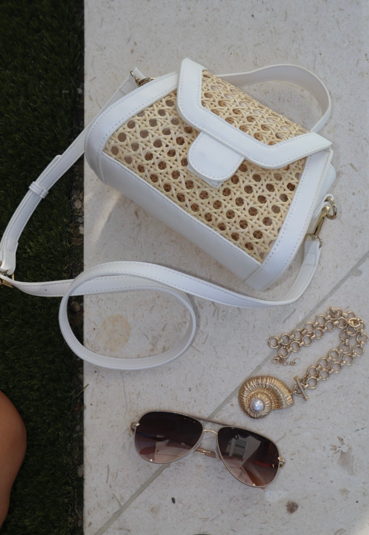 Tropez Crossbody-White//DOLCE VITA