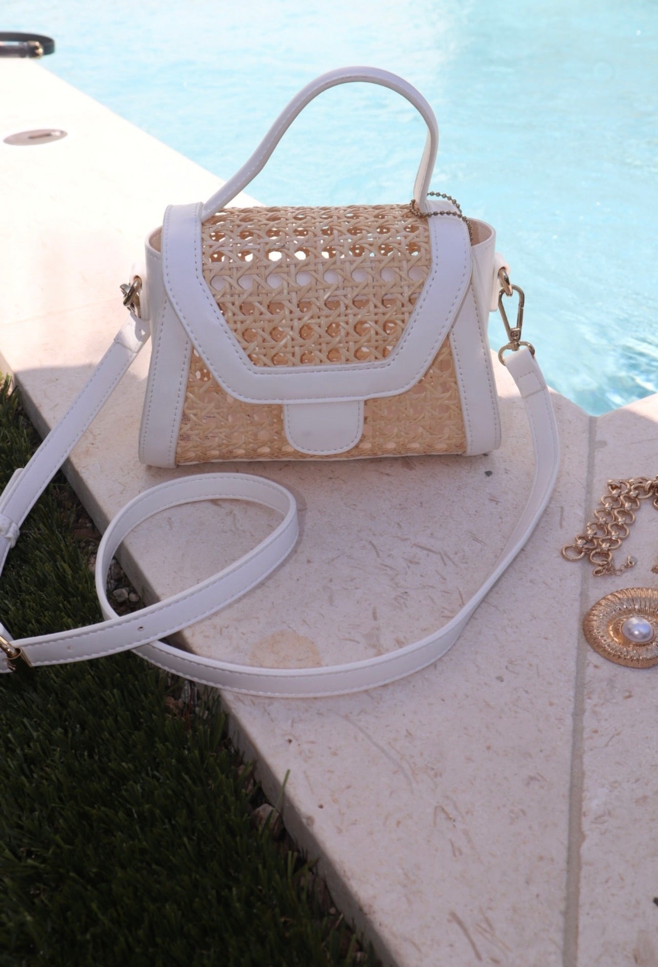 Tropez Crossbody-White//DOLCE VITA