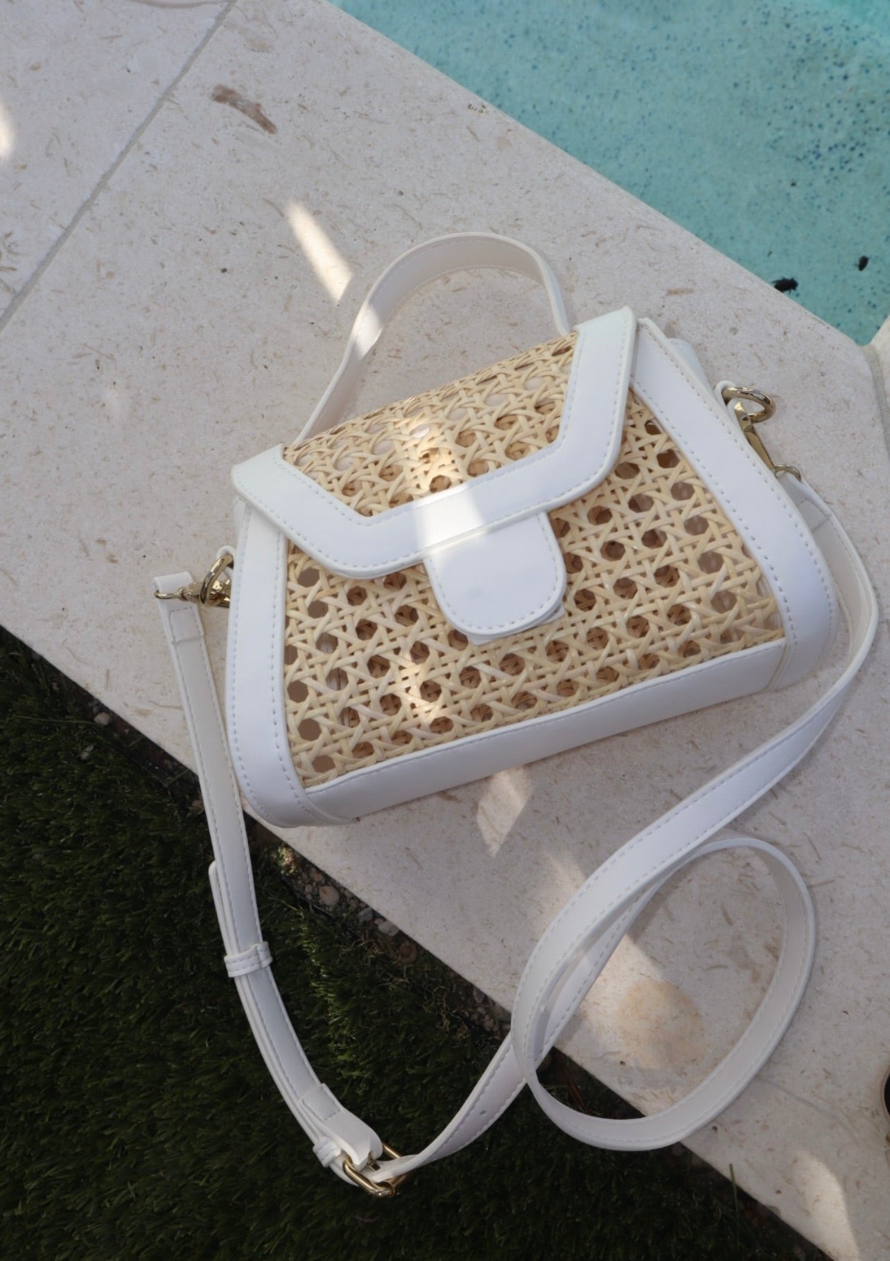 Tropez Crossbody-White//DOLCE VITA