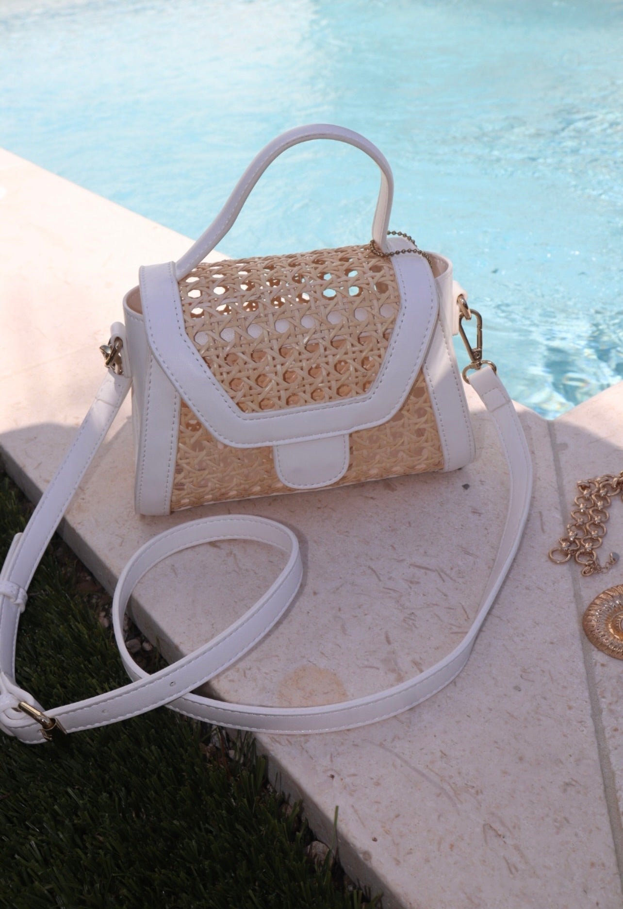 Tropez Crossbody-White//DOLCE VITA