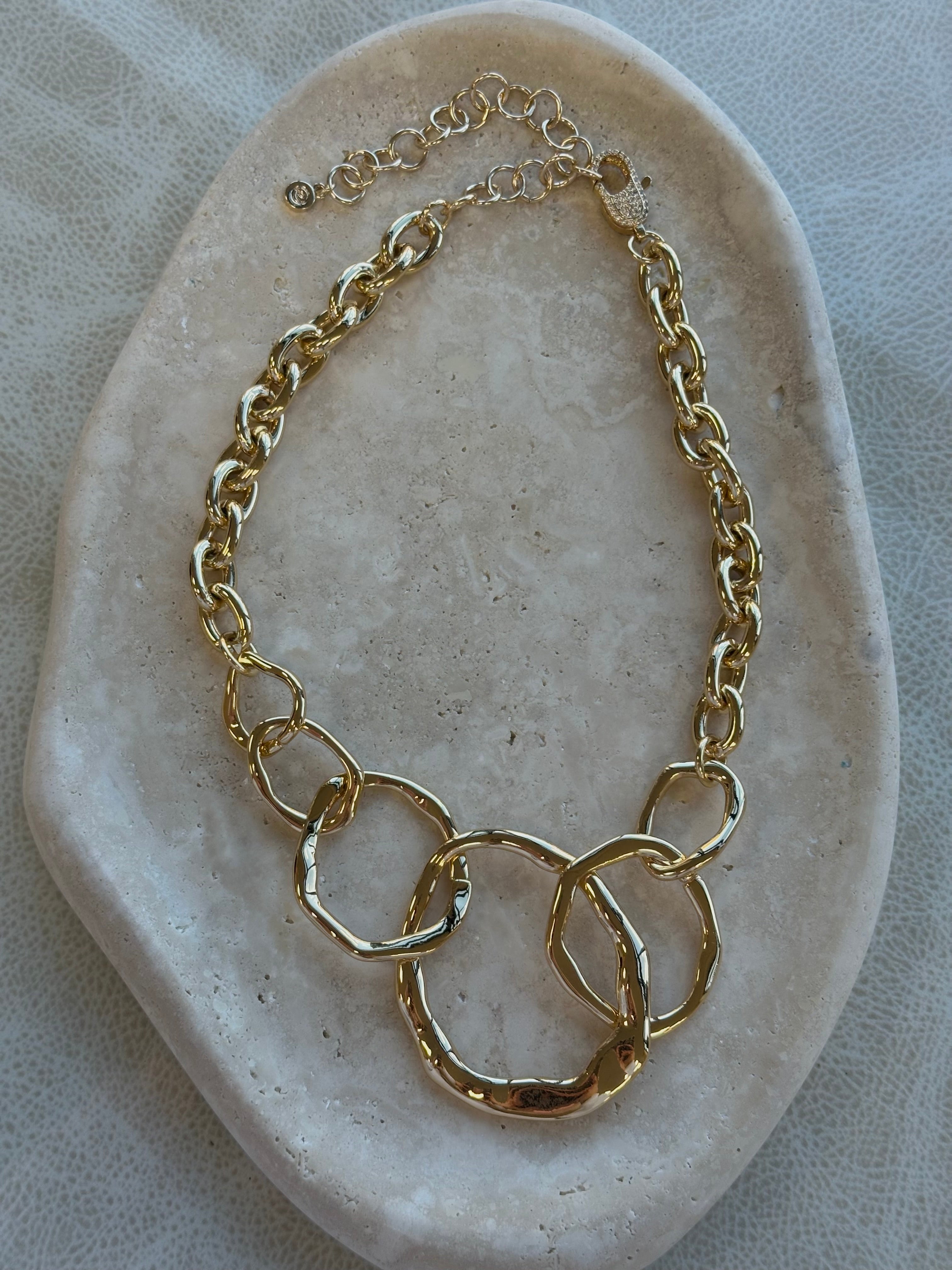 Interlocking Chain Necklace-Gold