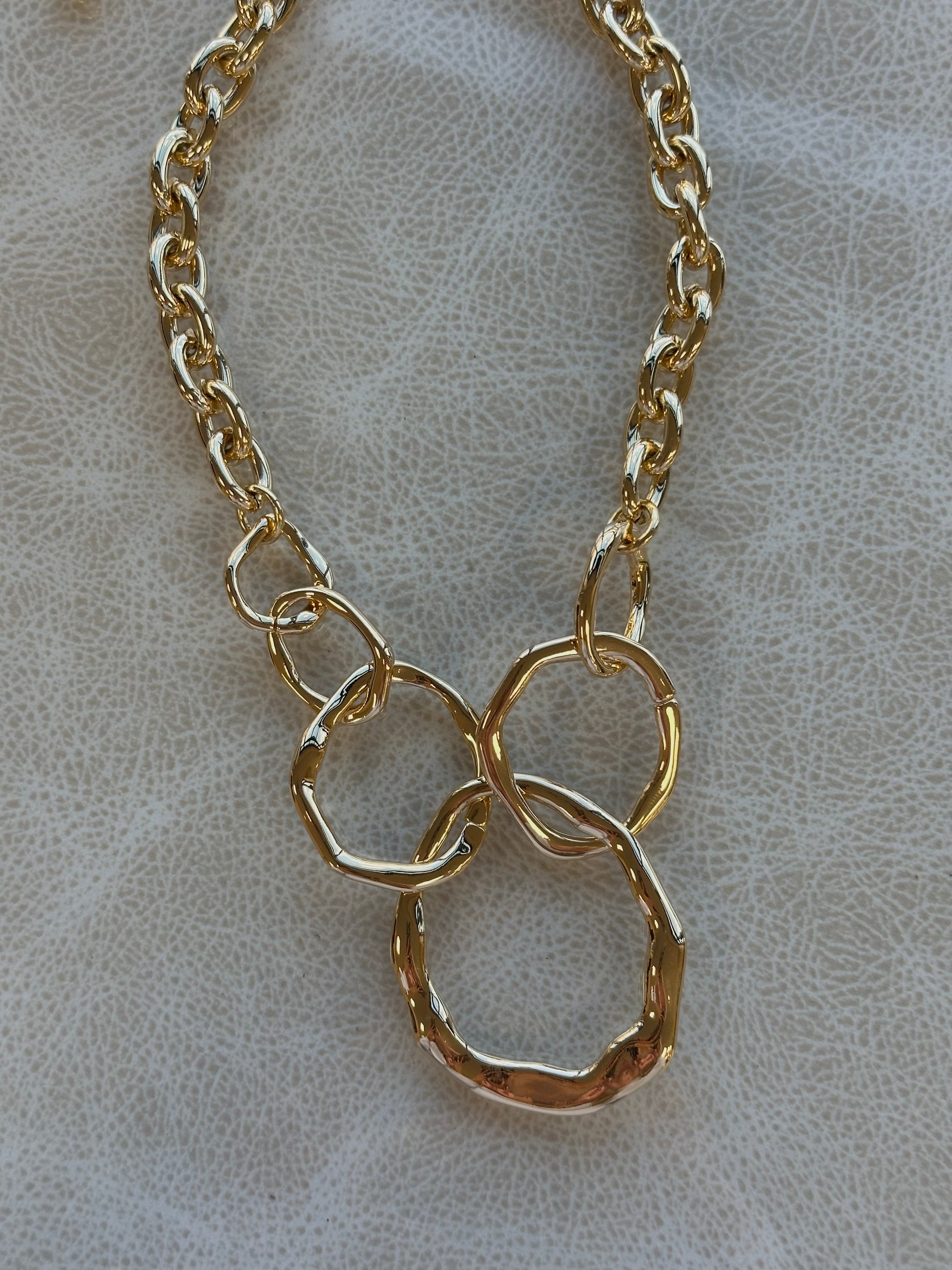 Interlocking Chain Necklace-Gold