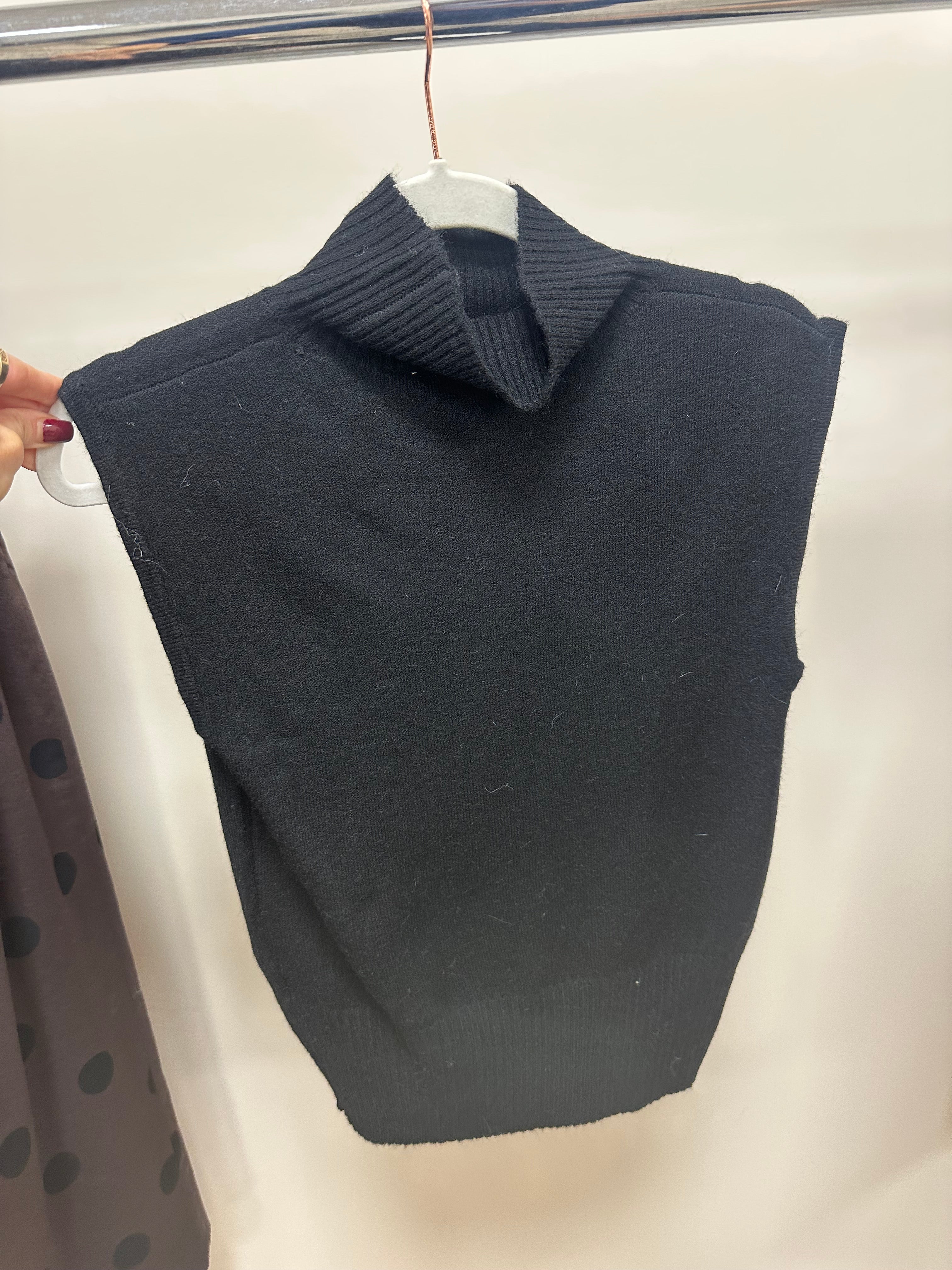 DOORBUSTER// Penny Sweater-Black