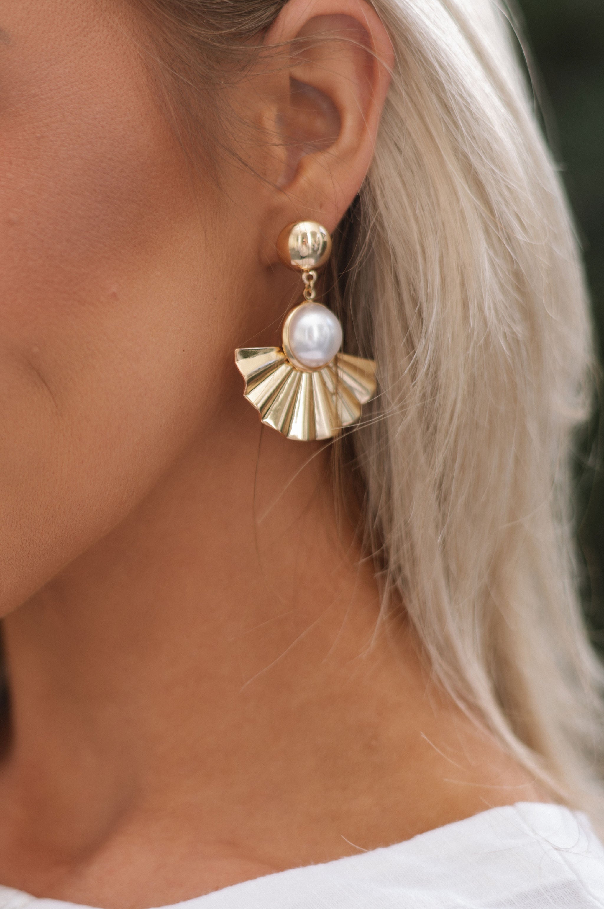 Kronk Fan Pearl Earring - Gold