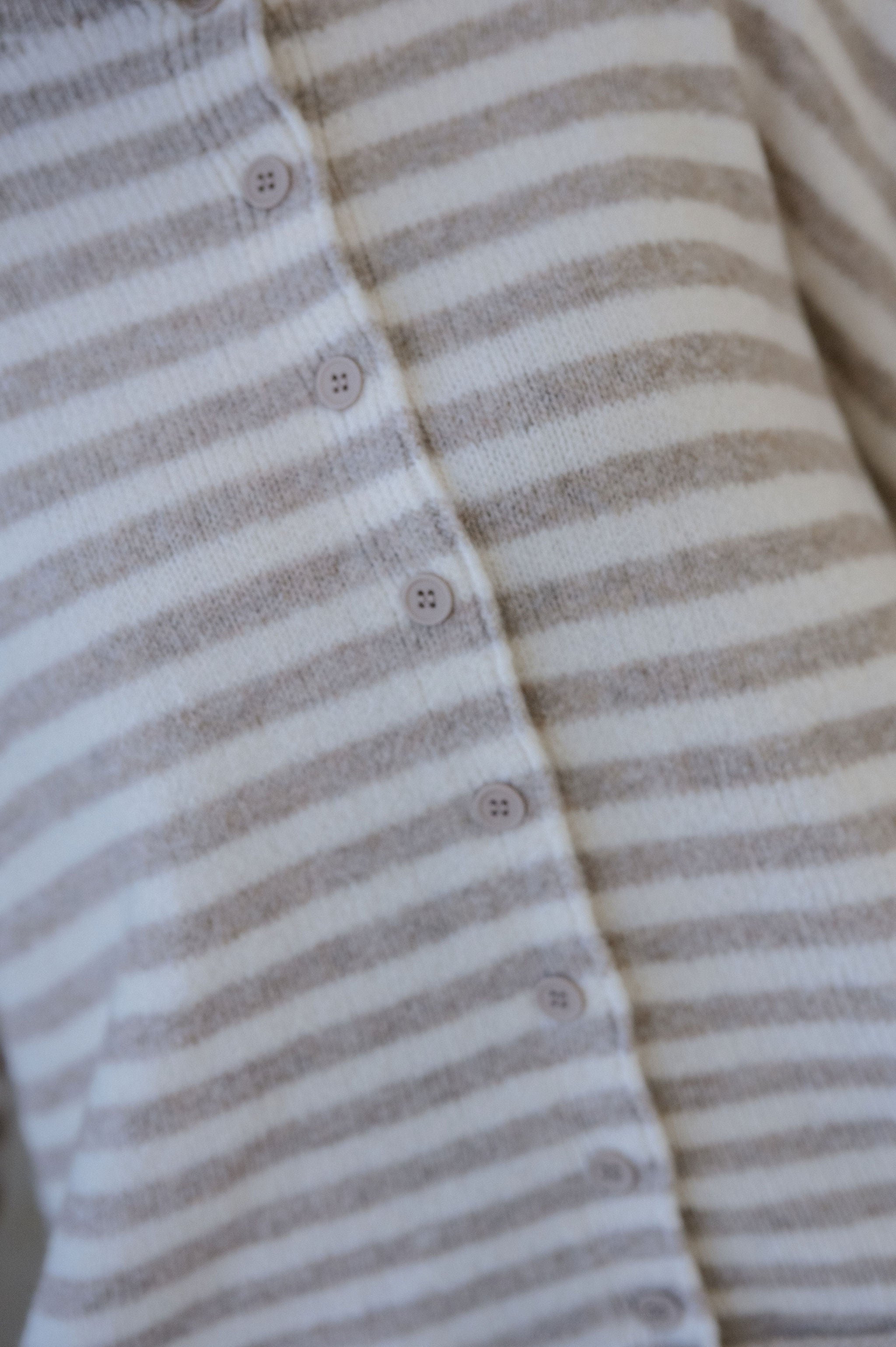 Kelsey Cardigan-Taupe/Ivory