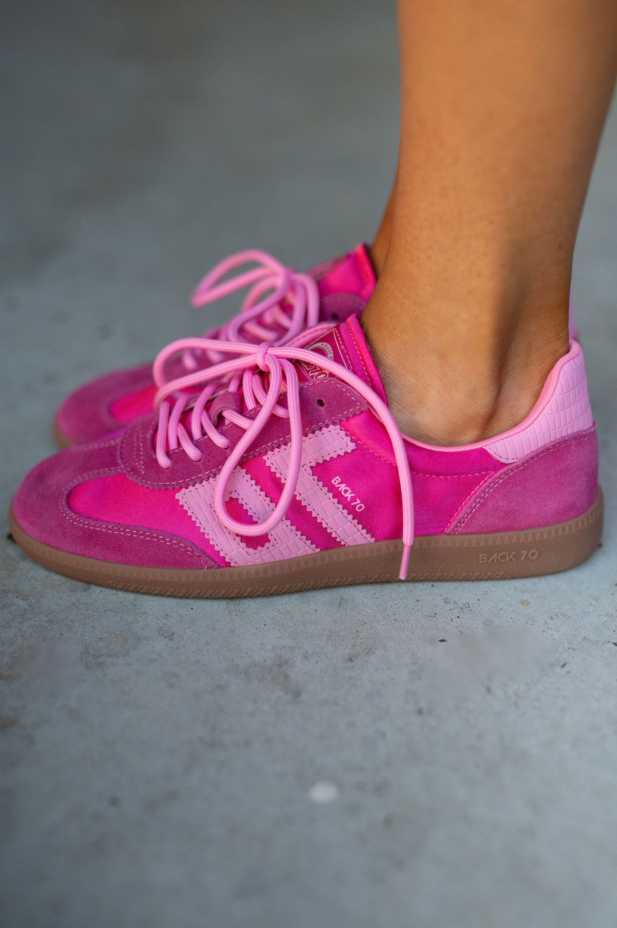 Back 70 Ghost Sneakers-Fuxia