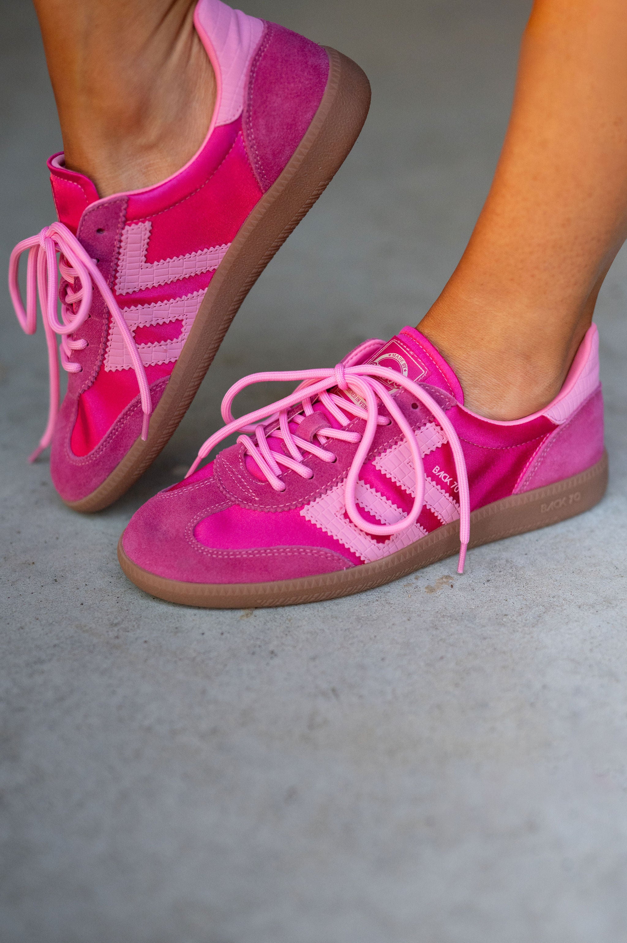 Back 70 Ghost Sneakers-Fuxia