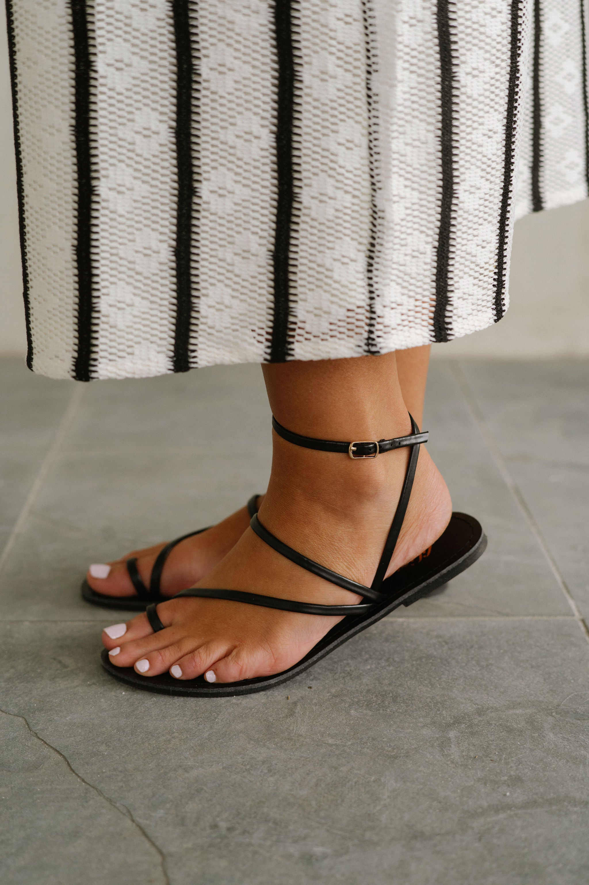 Clarissa Sandals-Black