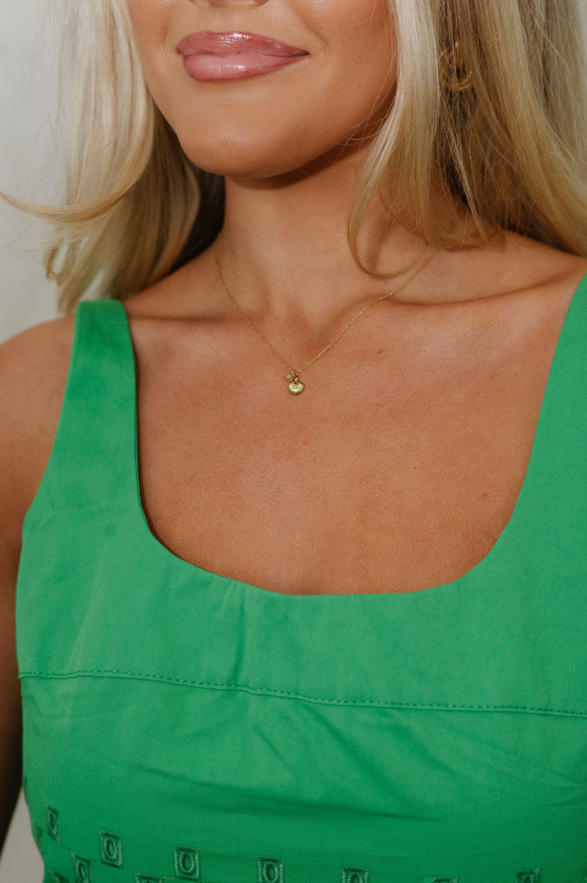 Dainty Seashell Necklace- Gold