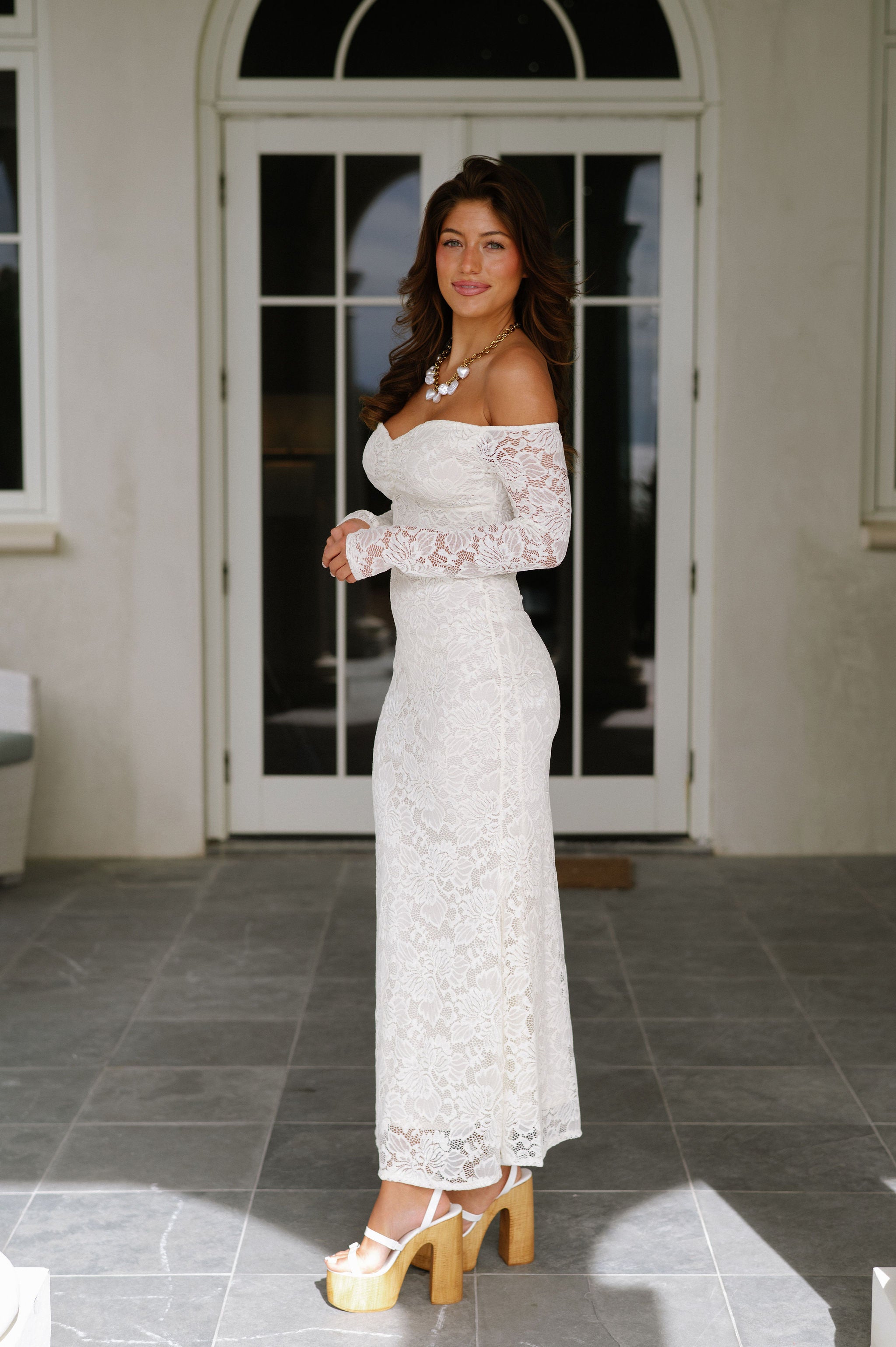 Elegant lace Sleeved Midi Dress