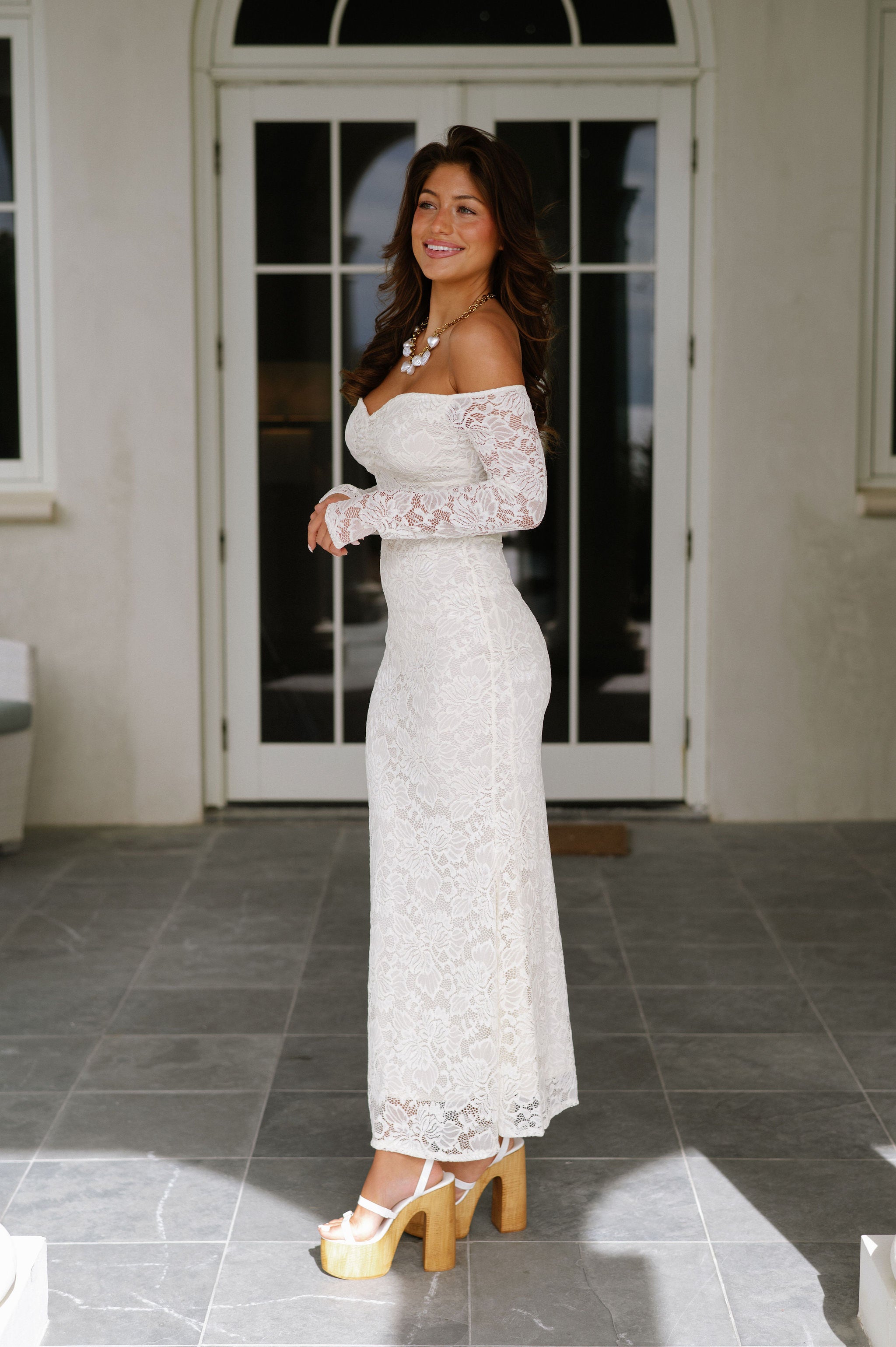 Elegant lace Sleeved Midi Dress