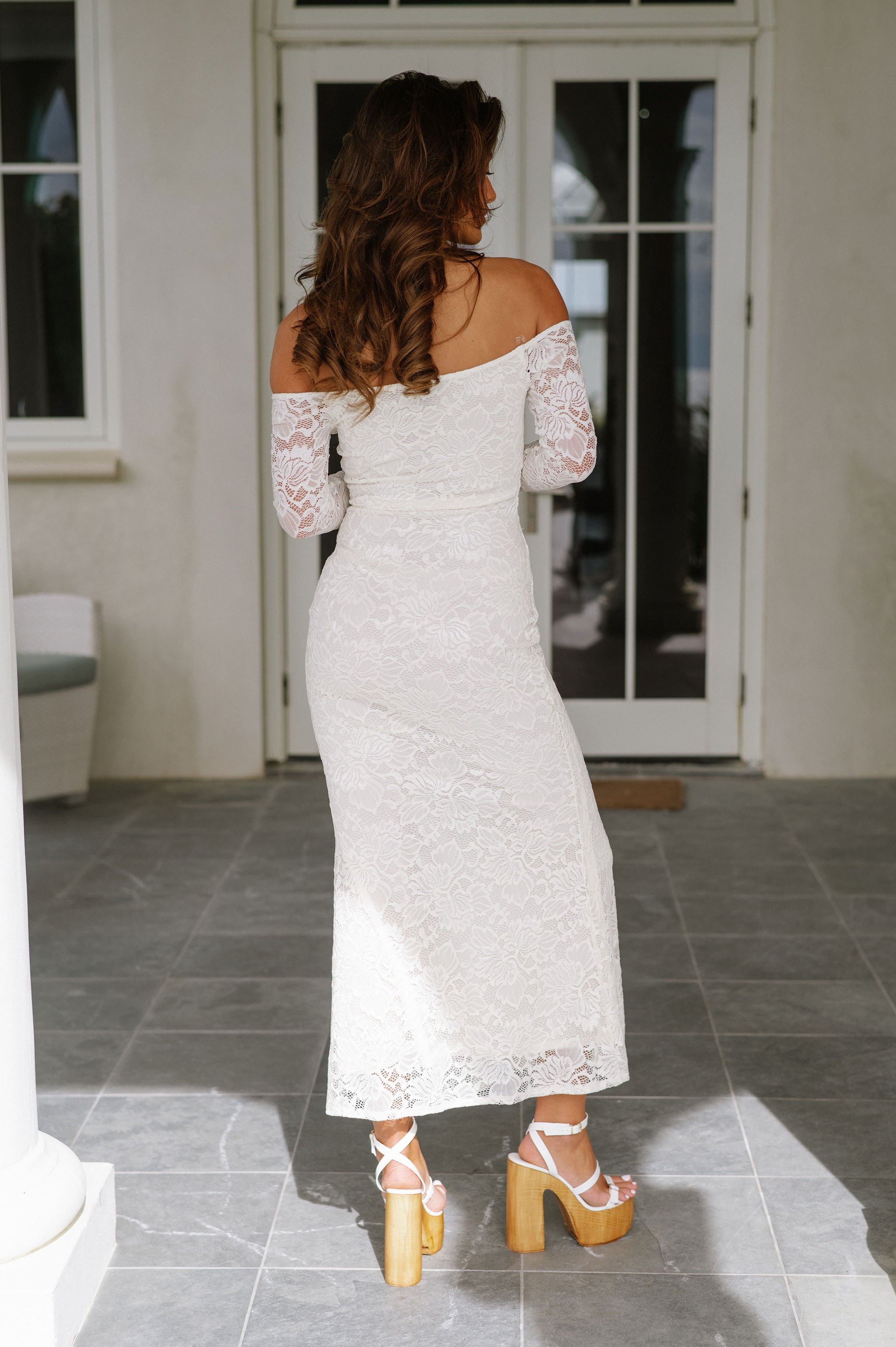 Elegant lace Sleeved Midi Dress