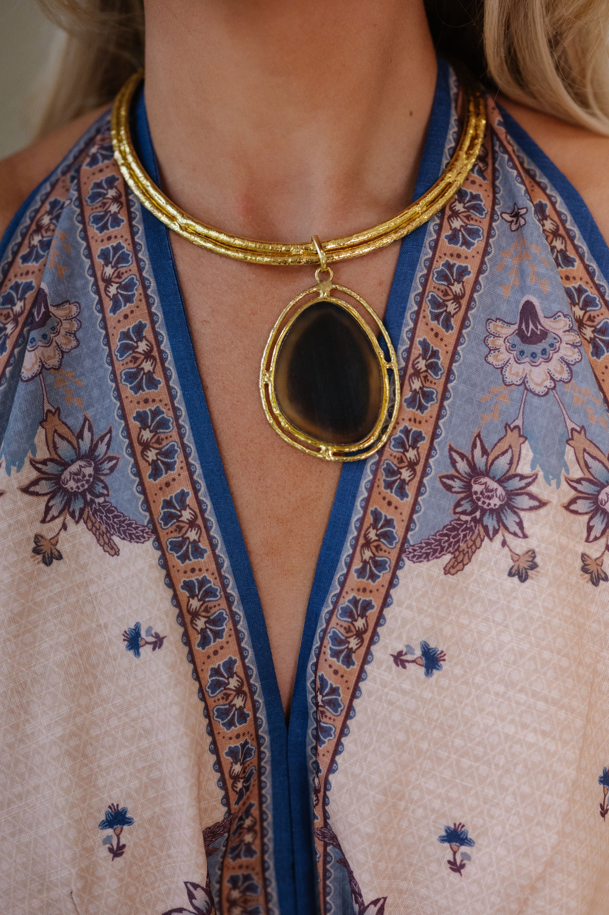 Brown Marble Pendant Choker-Gold