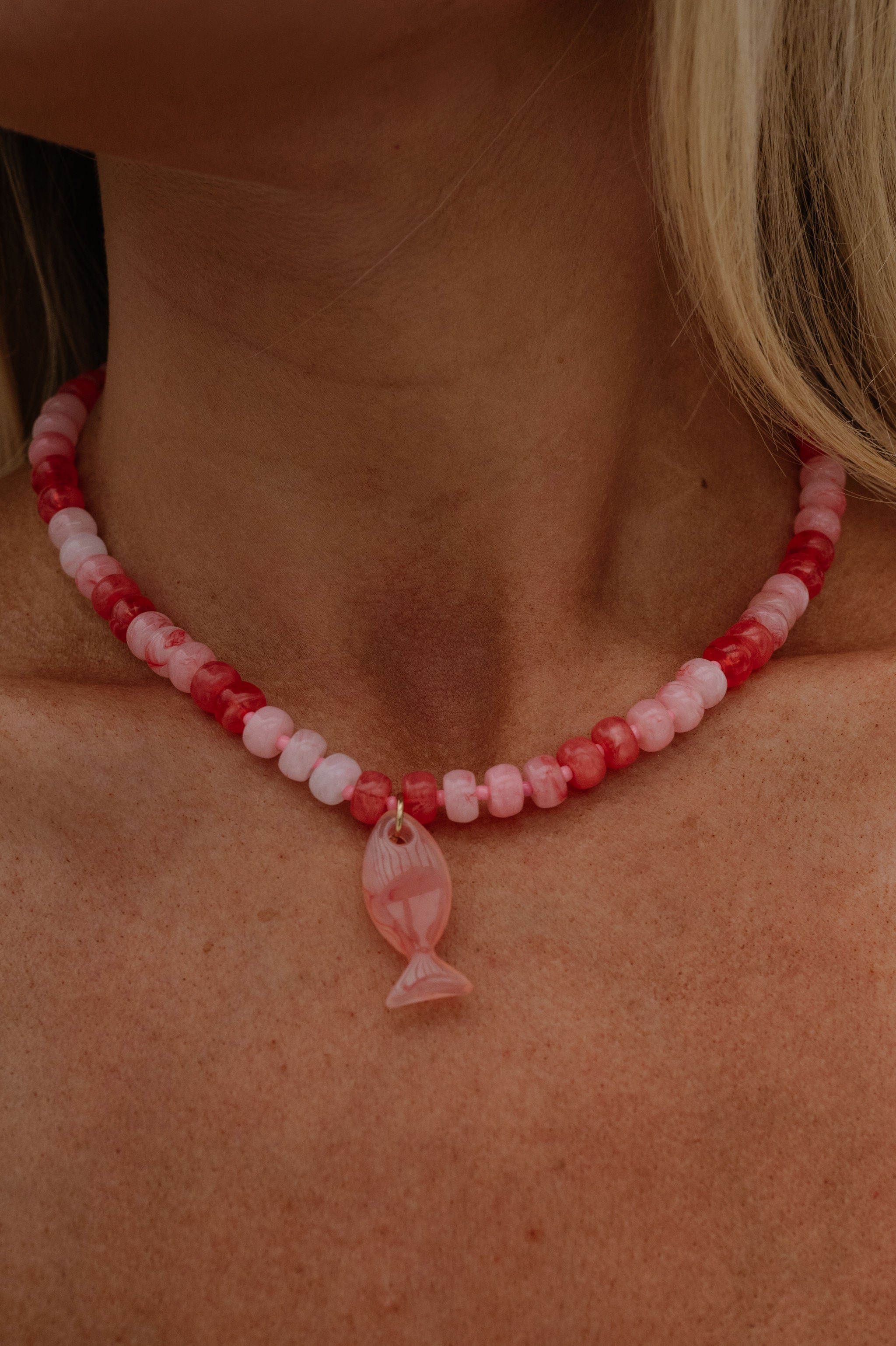 Marble Fish Beaded Necklace-Pink