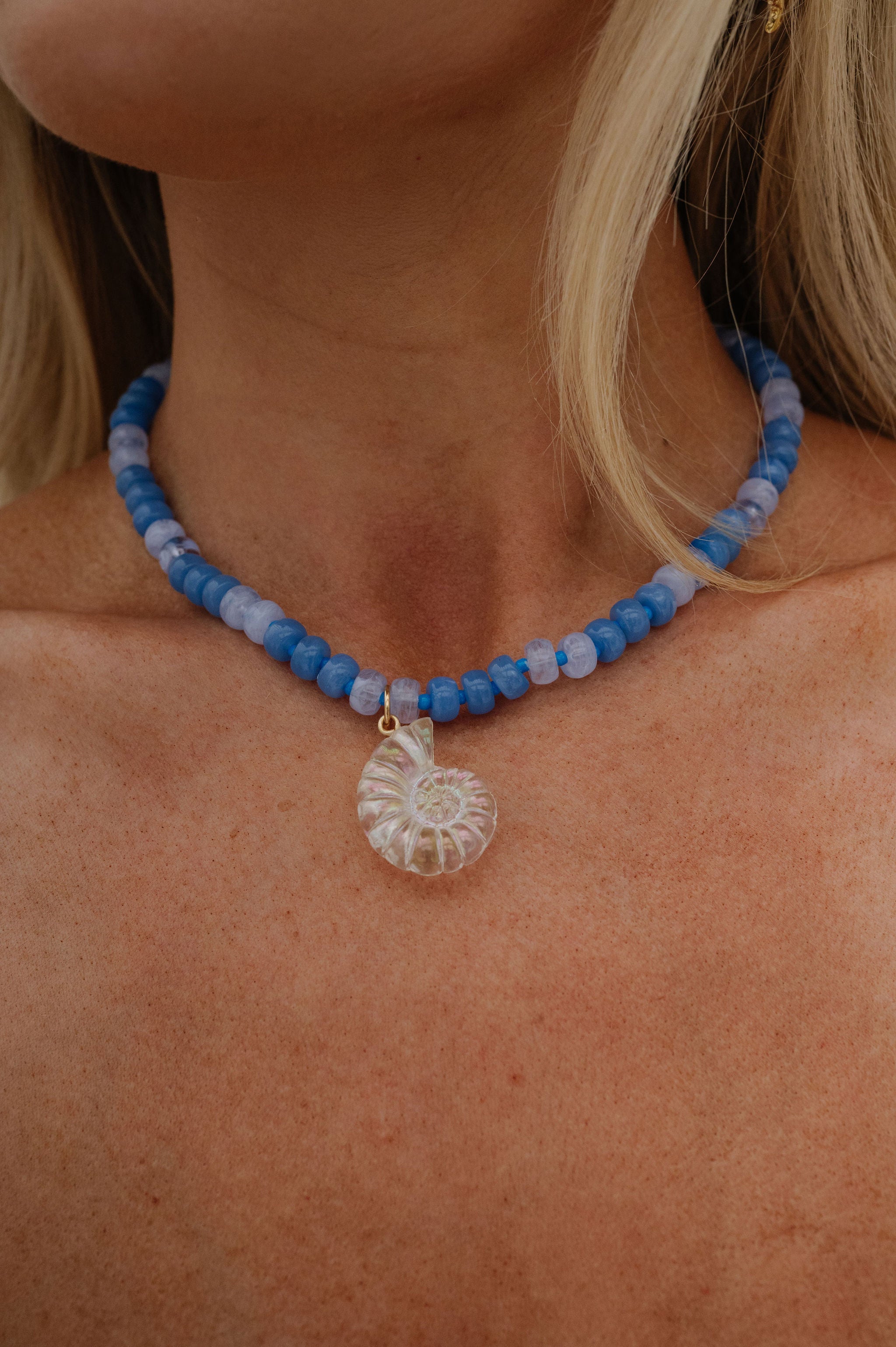 Tide Spiral Shell Beaded Necklace-Blue