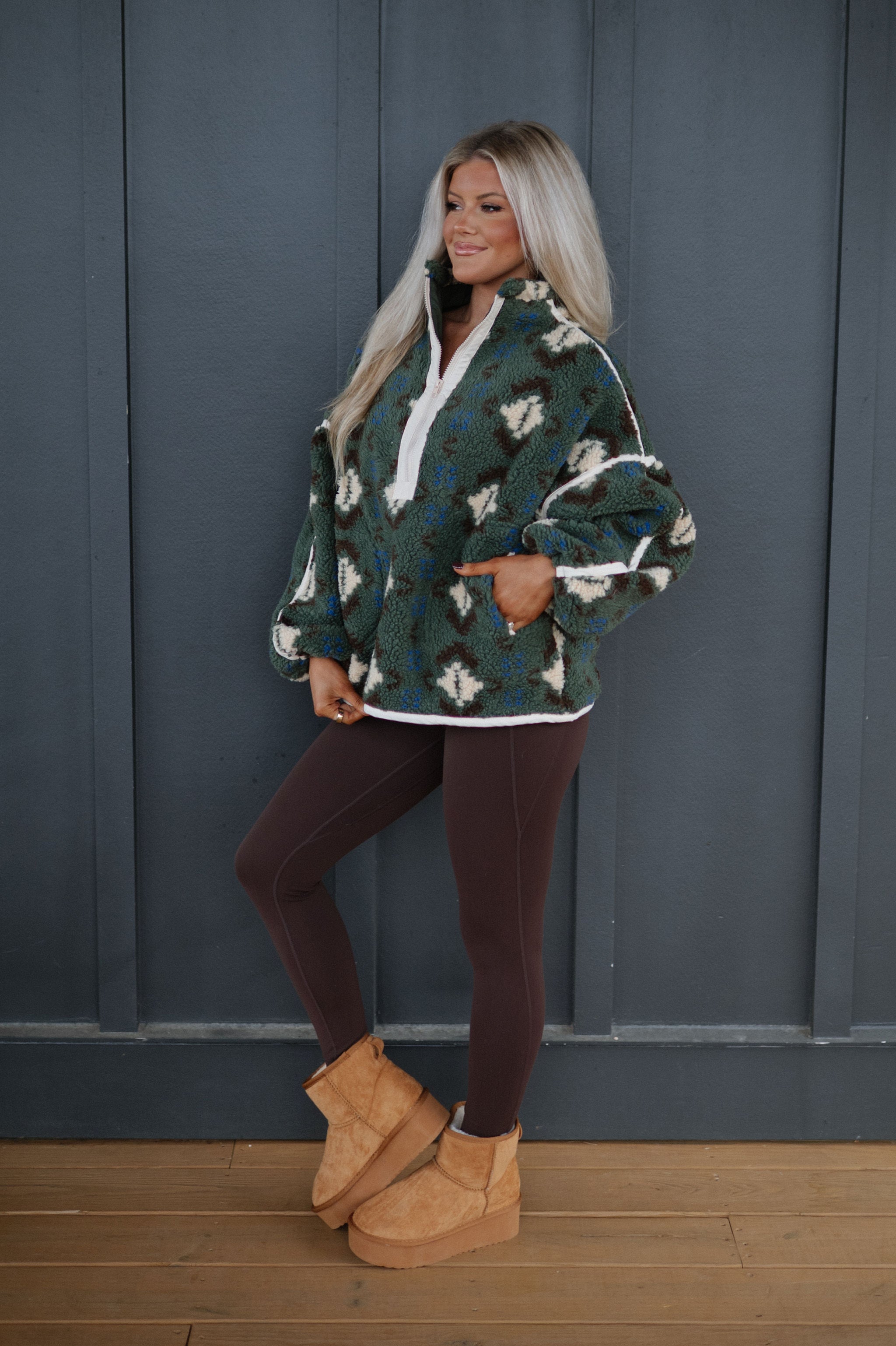 Geo Print Sherpa Fleece Pullover-Olive