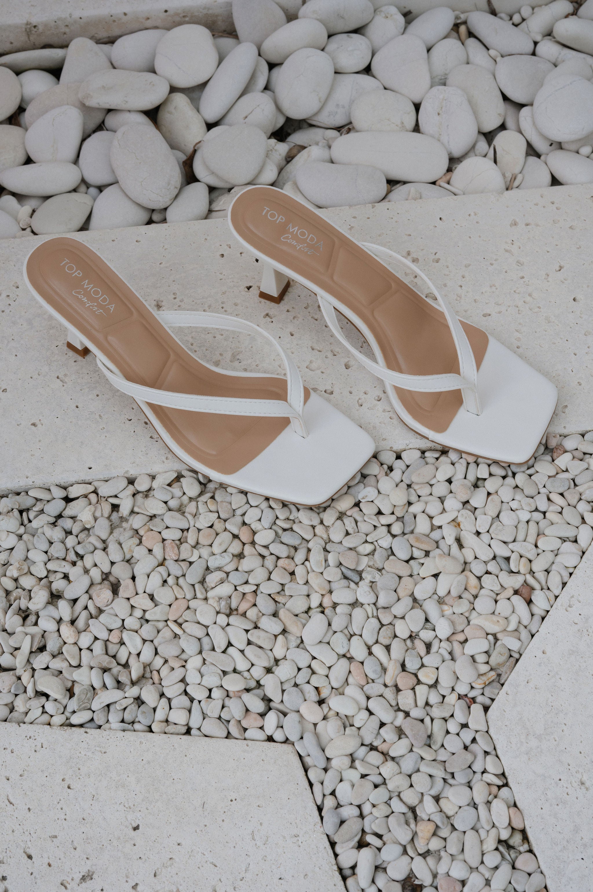 Rossie Heel-White