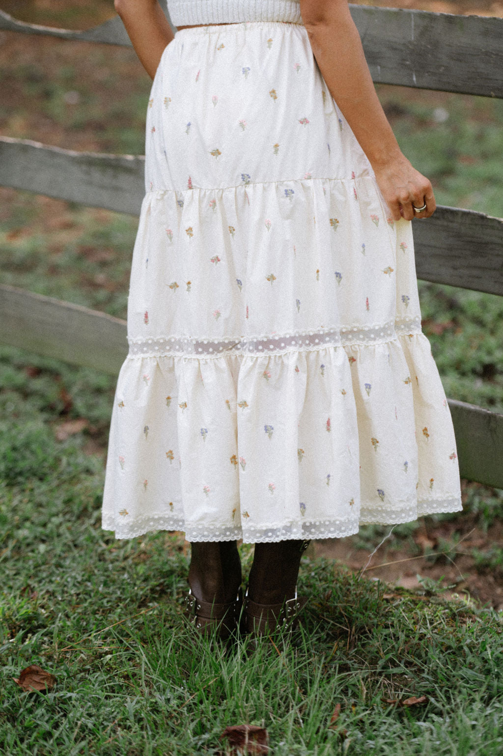 Floral Embroidered Lace Skirt-Cream