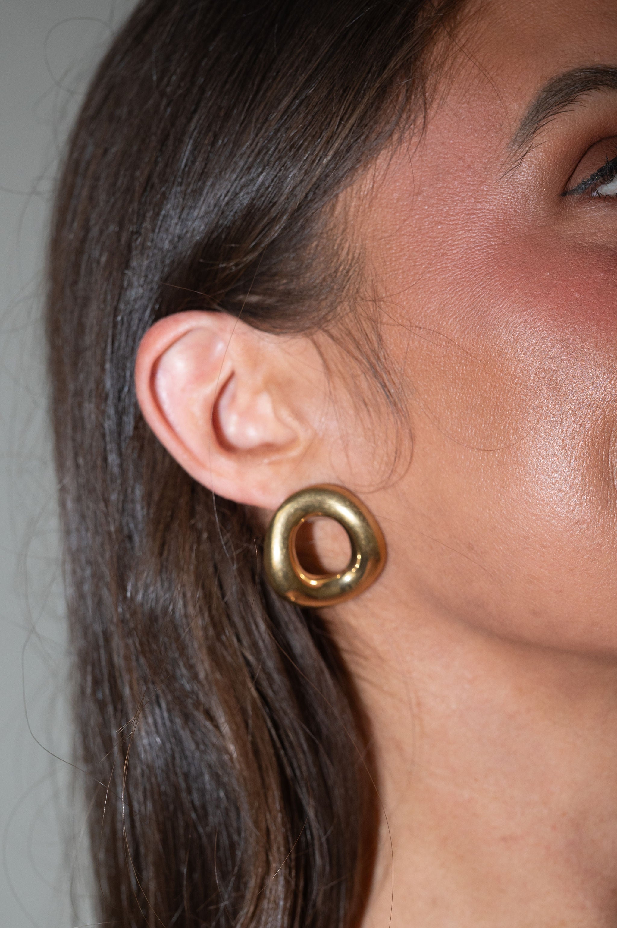Kait Circle Studs-Gold