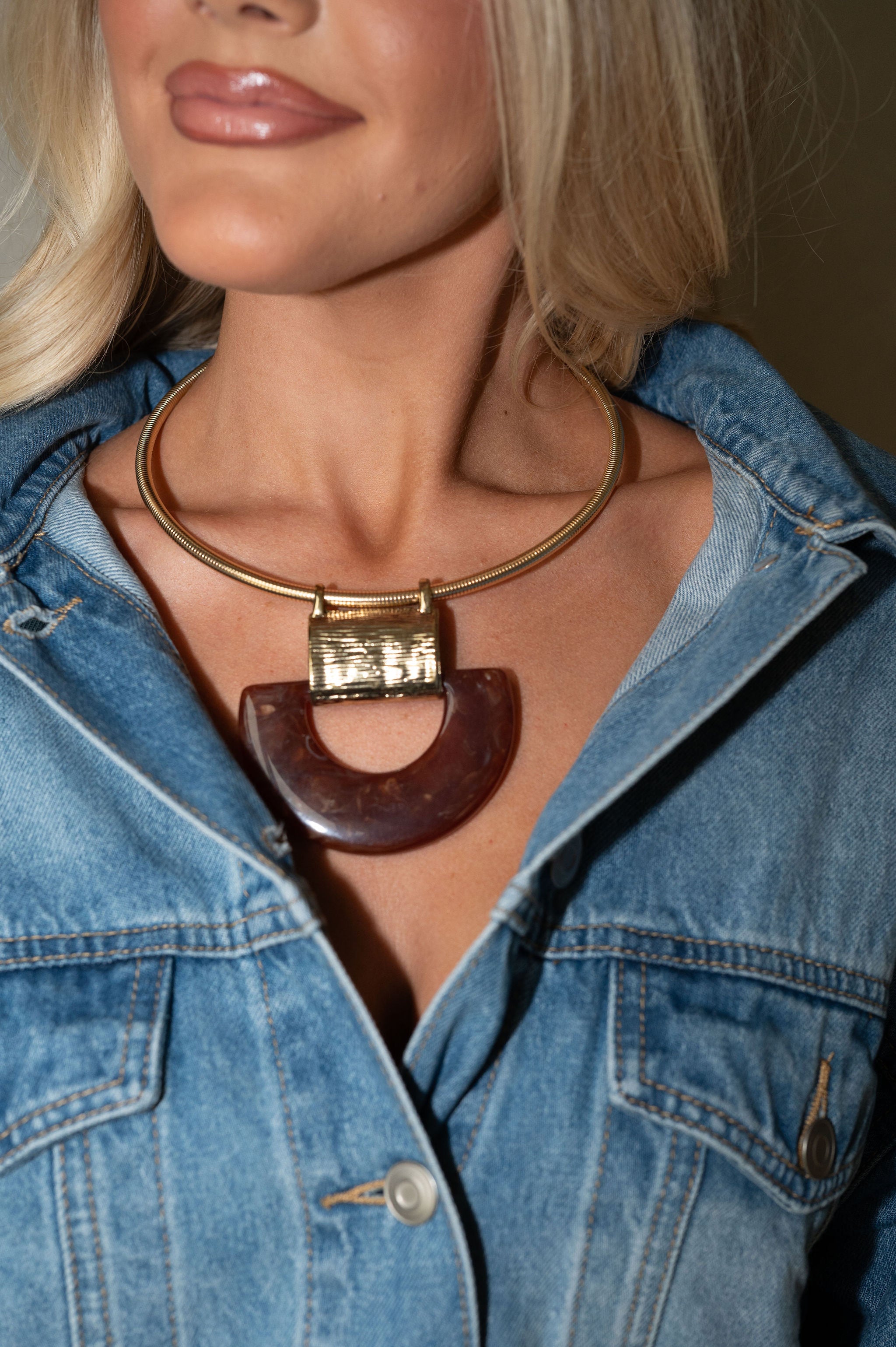 Collar Pendent Necklace-Marbled Brown