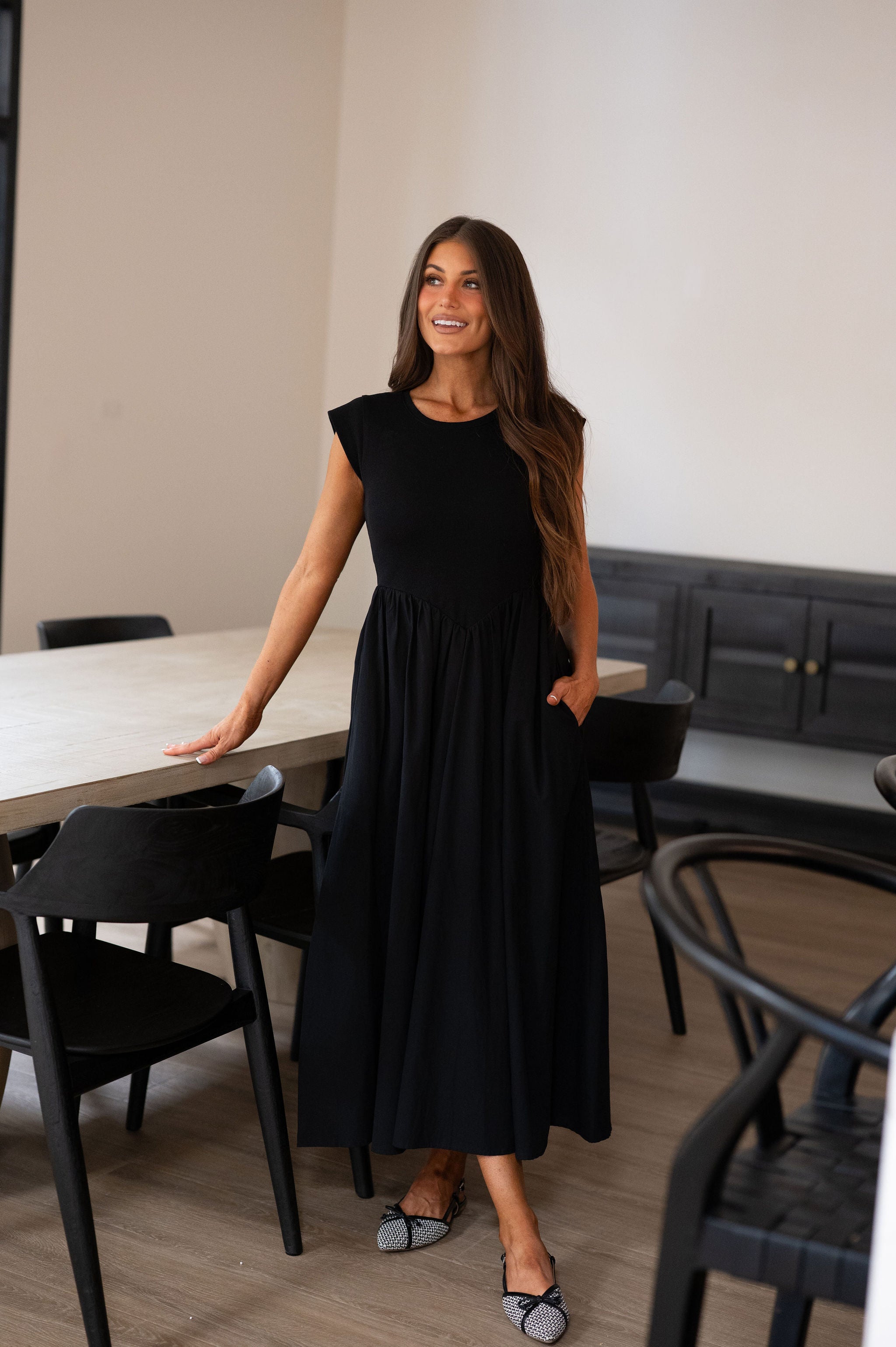Contrasted Drop Waist Midi Dress-Black