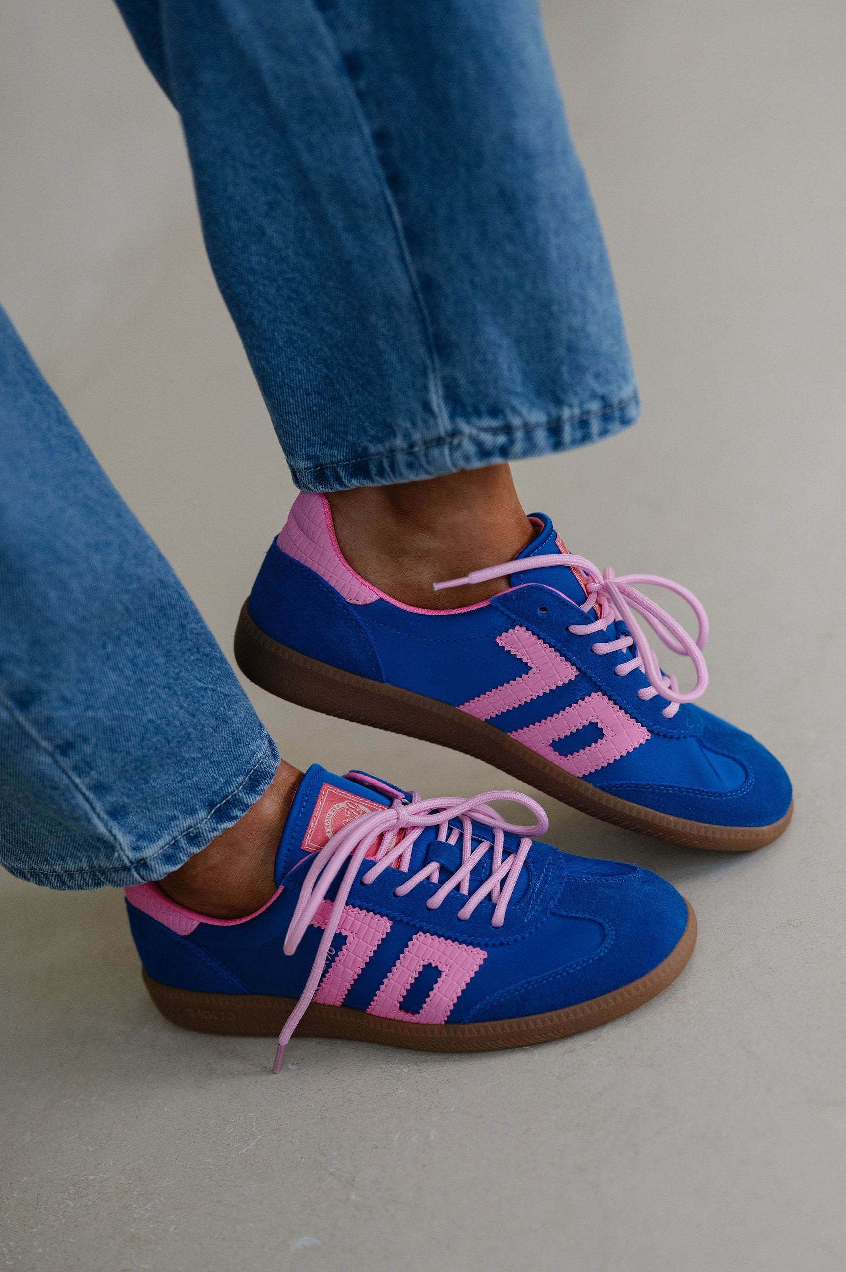 Back 70 Ghost-Sapphire