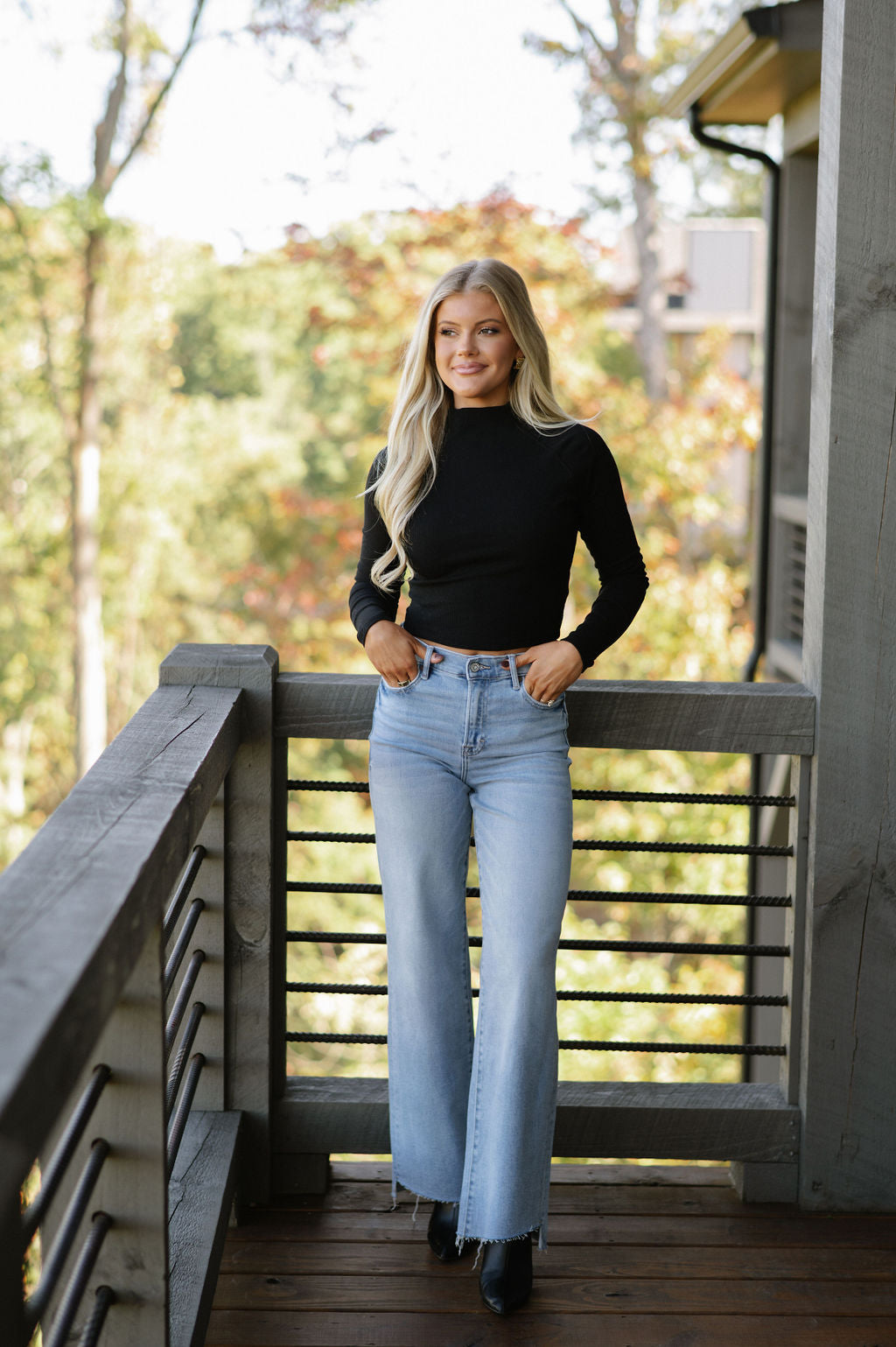 Raglan Cropped Top-Black/ DOORBSUTER