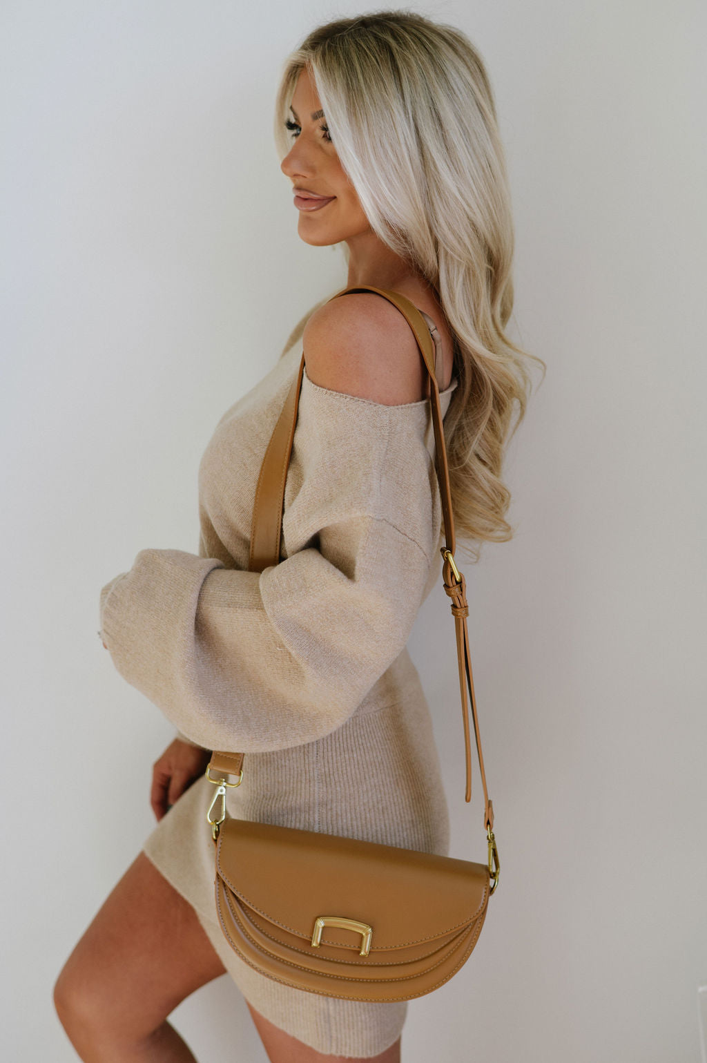 Magnolia Handbag- Tan