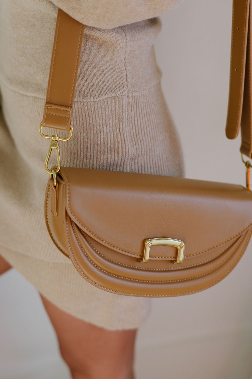 Magnolia Handbag- Tan