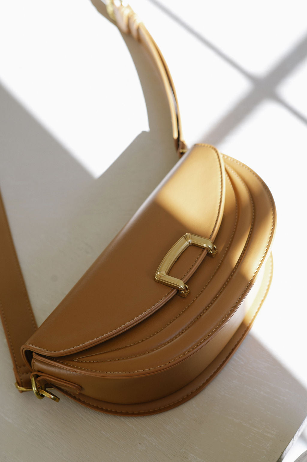 Magnolia Handbag- Tan