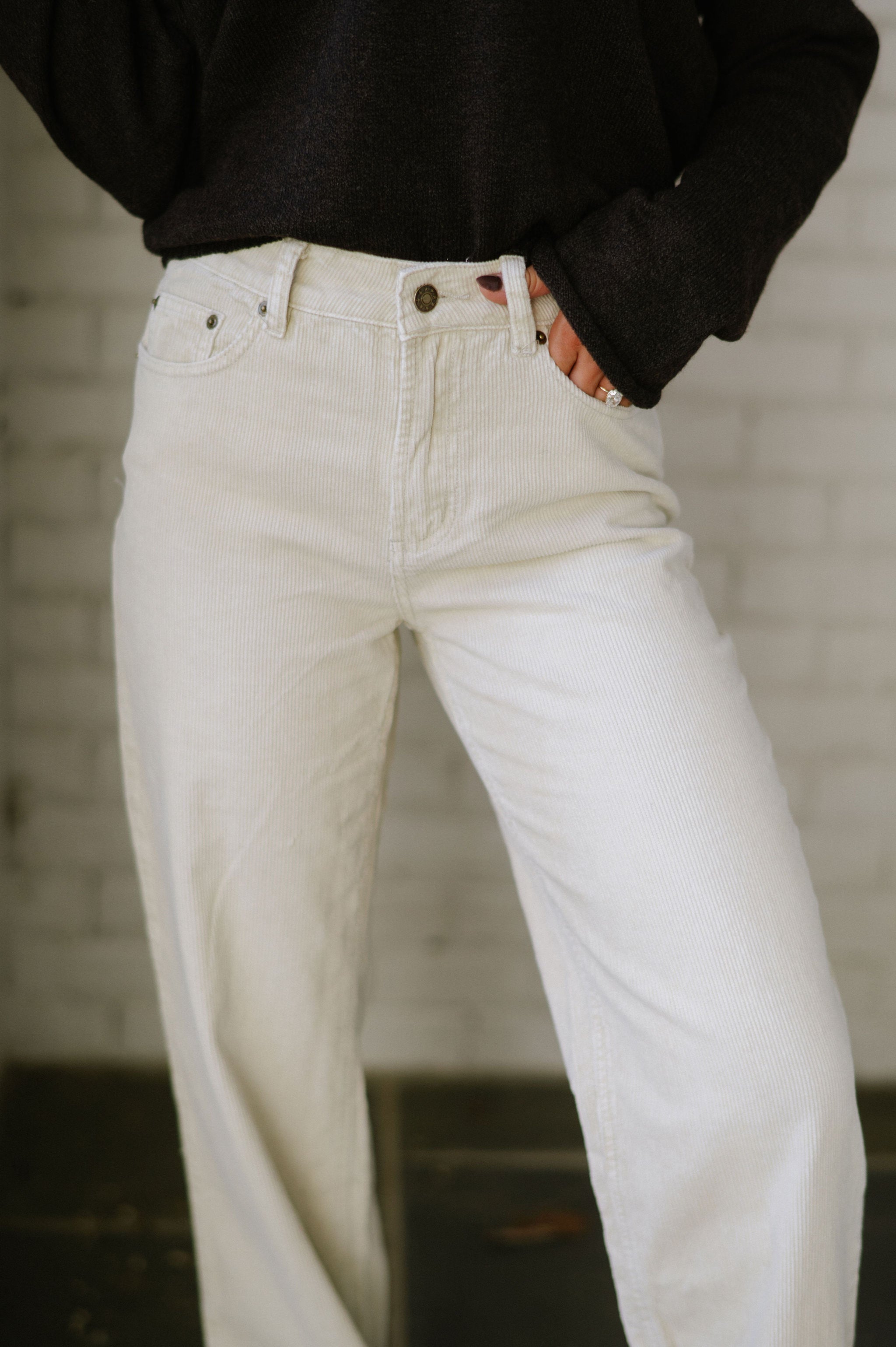 Mid-Rise Corduroy Pants-Ecru