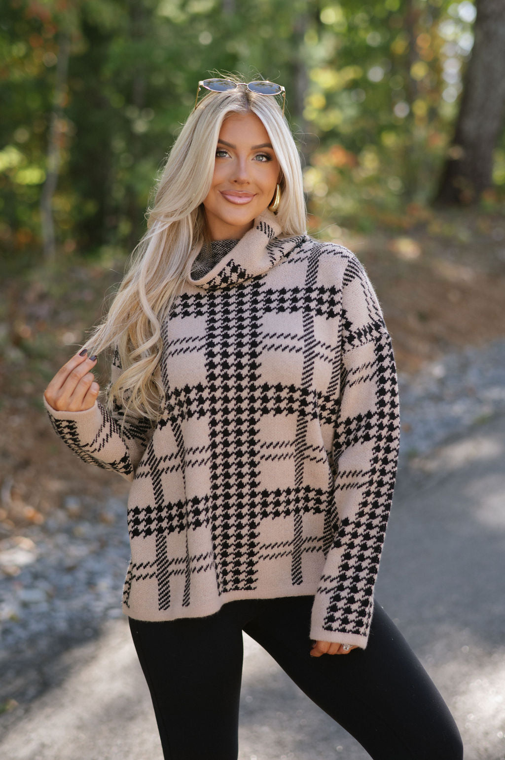 Houndstooth Turtleneck Sweater-Tan/Black