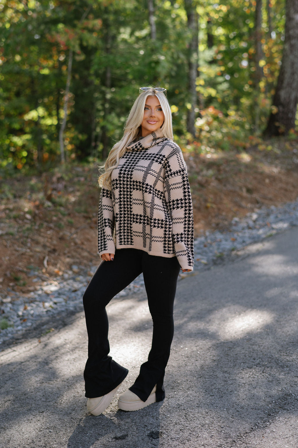 Houndstooth Turtleneck Sweater-Tan/Black