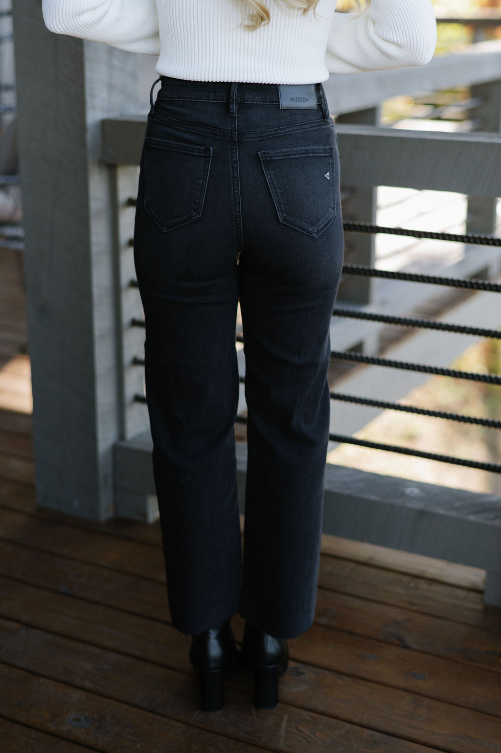 Landon Straight Leg Jeans-Black