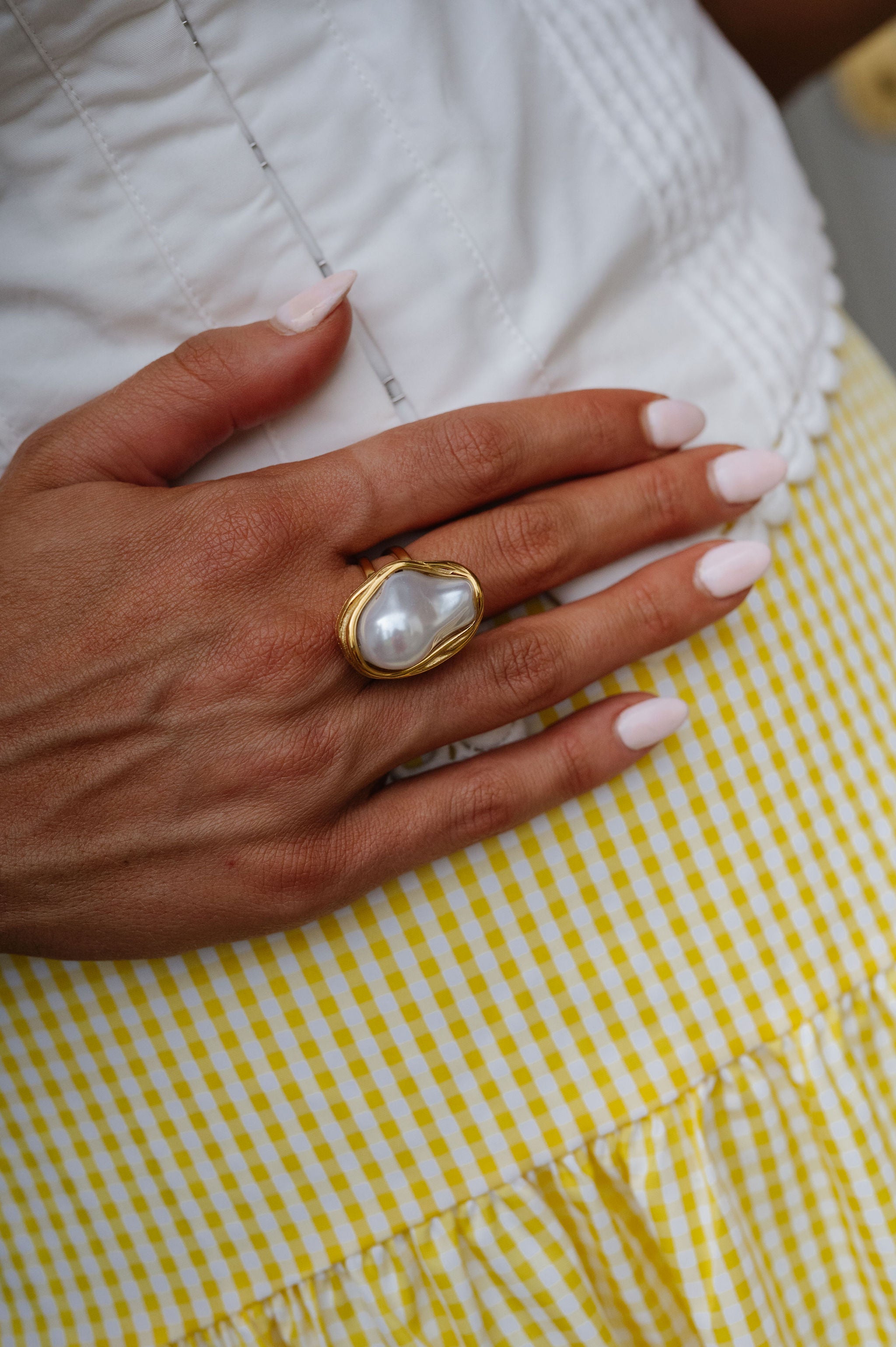 Chunky Pearl Ring// size 8