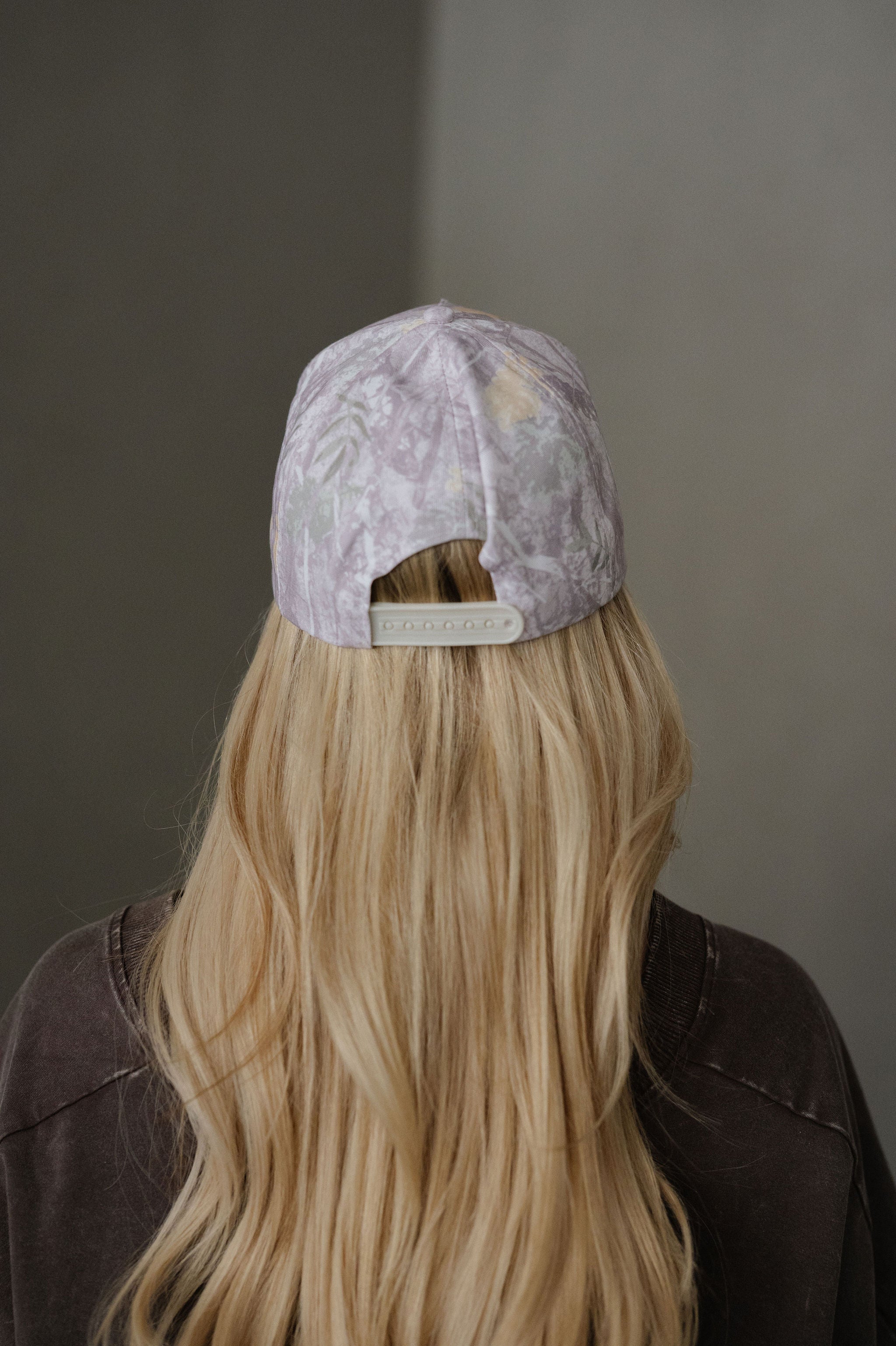 "Mama" Embroidered Hat-Beige/Camo