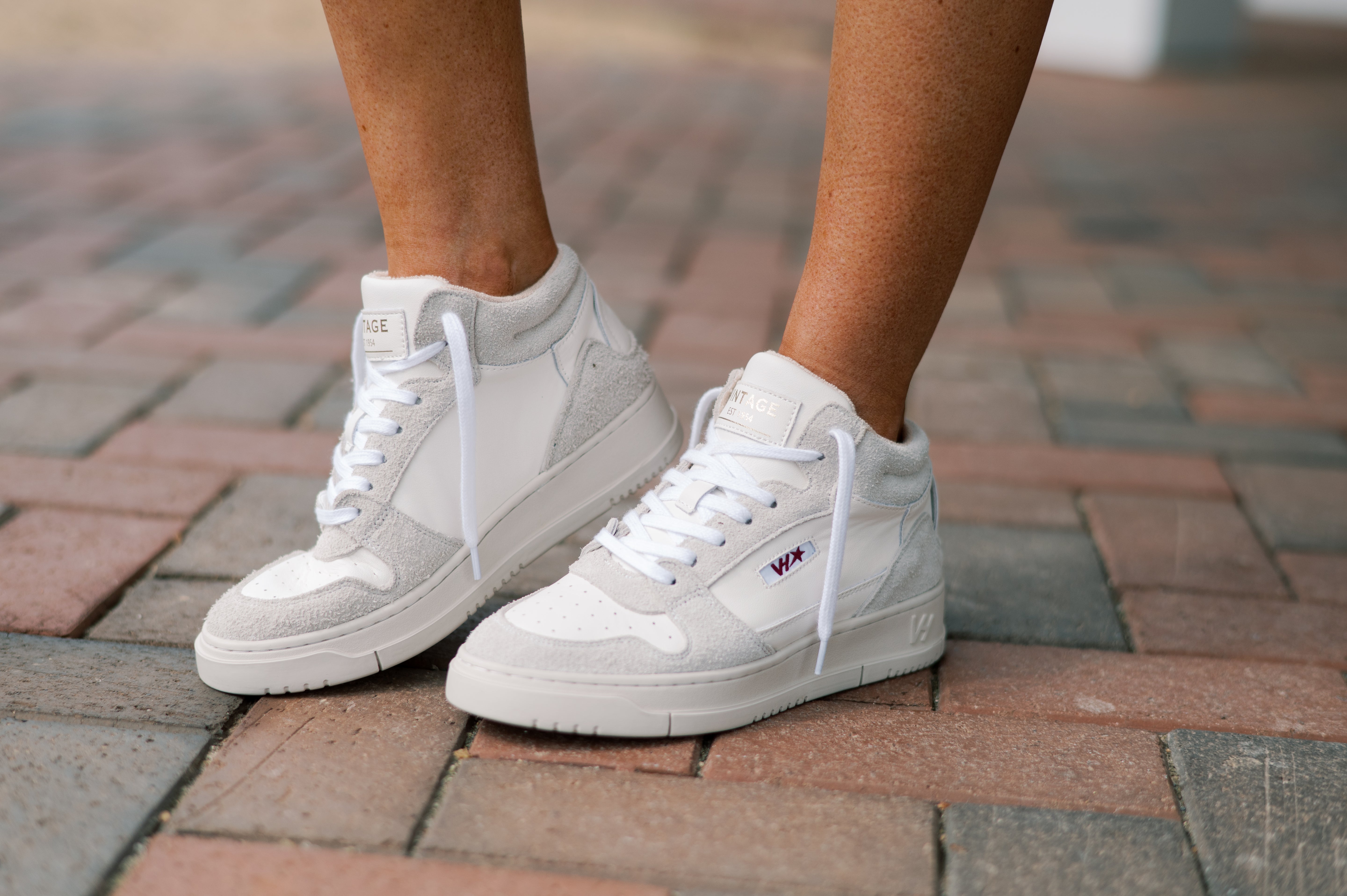Celeste Sneaker-White/Grey