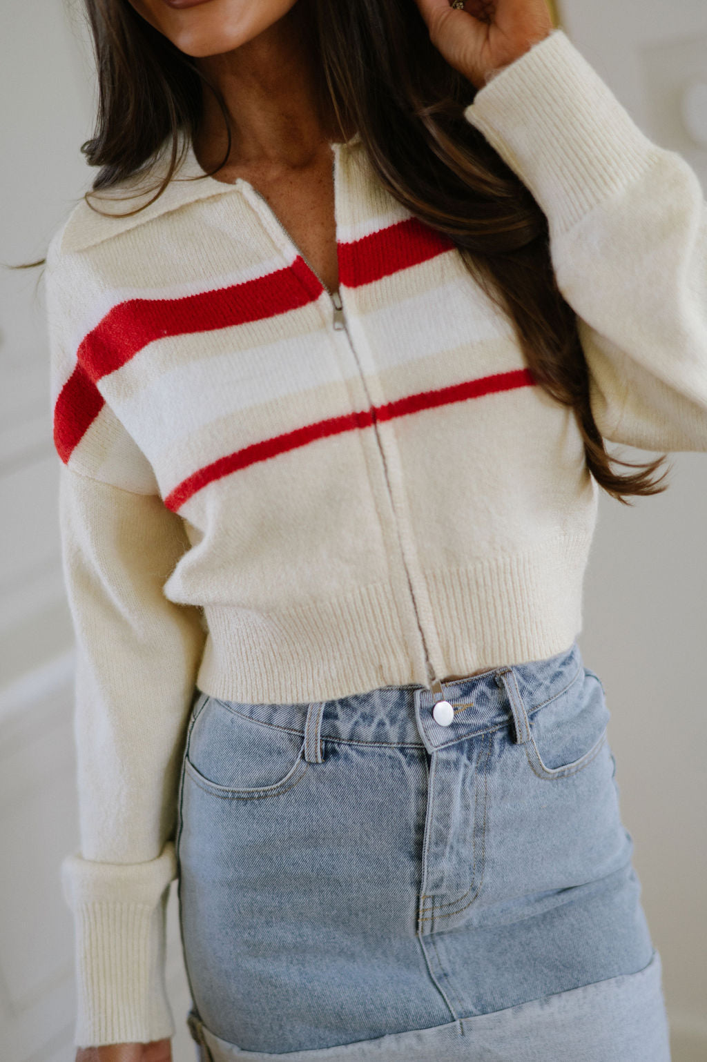 Venny Cropped Cardigan-Cream/Red