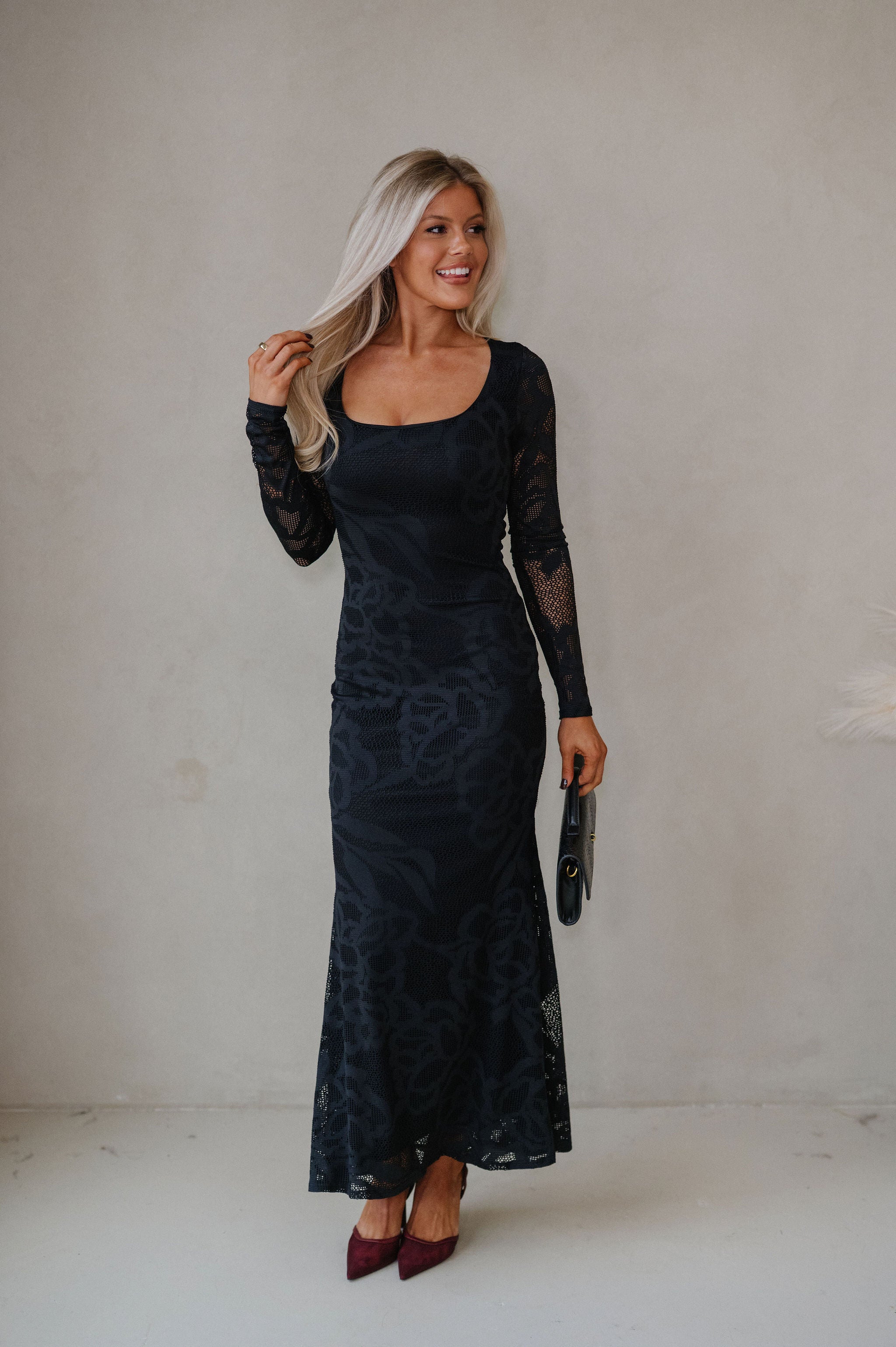 Scoop Neck Maxi Dress-Black