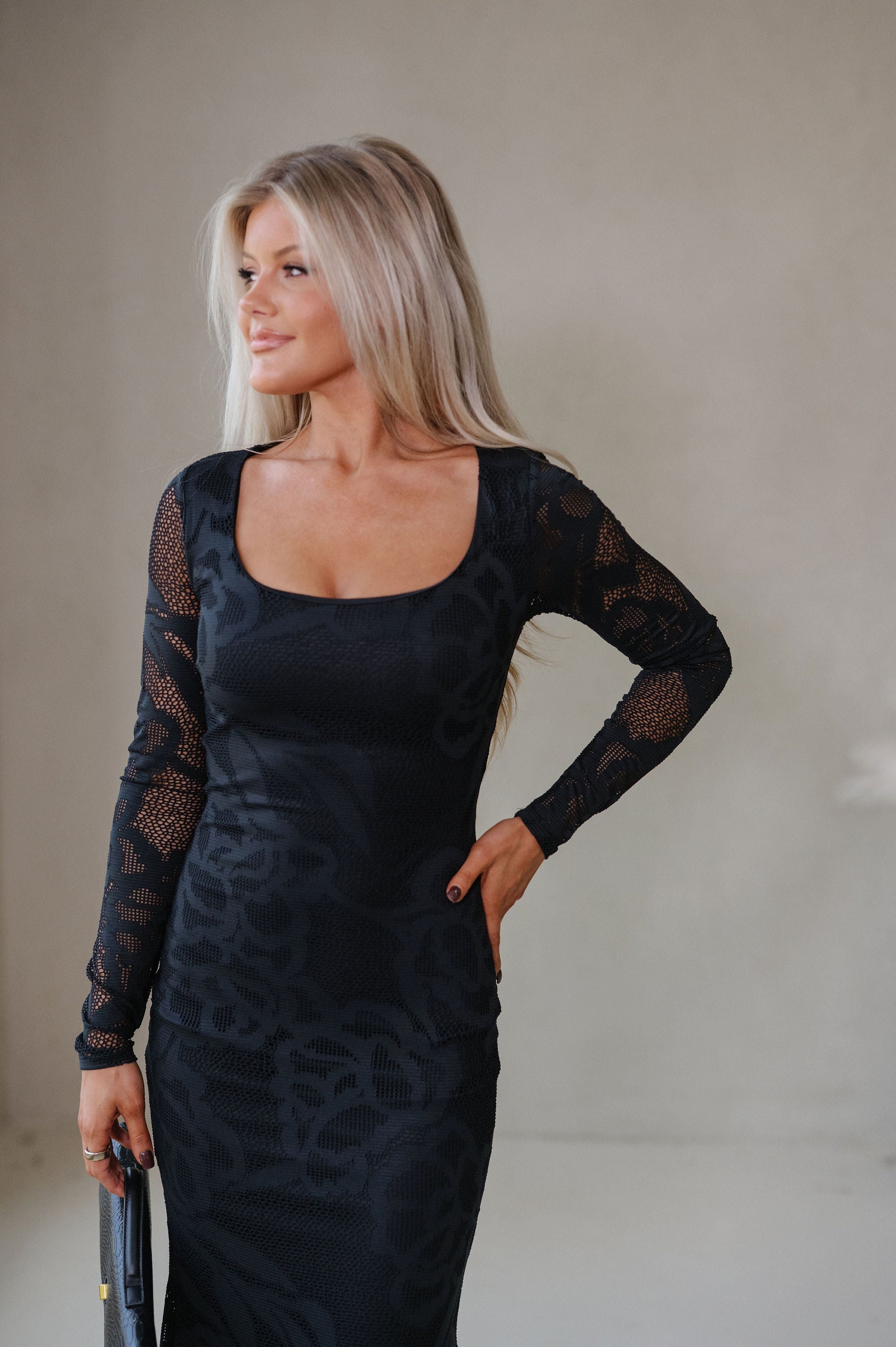 Scoop Neck Maxi Dress-Black