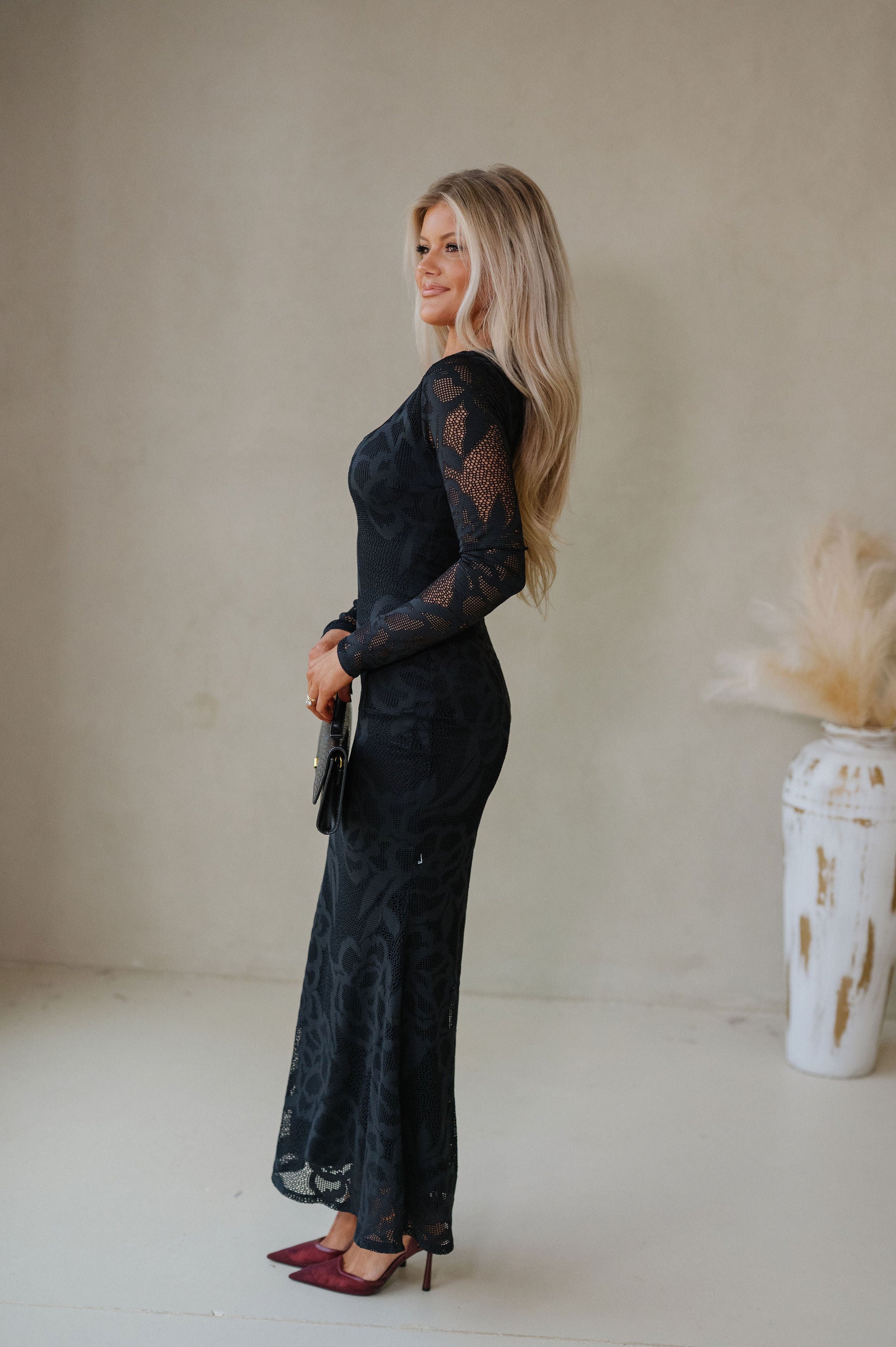 Scoop Neck Maxi Dress-Black