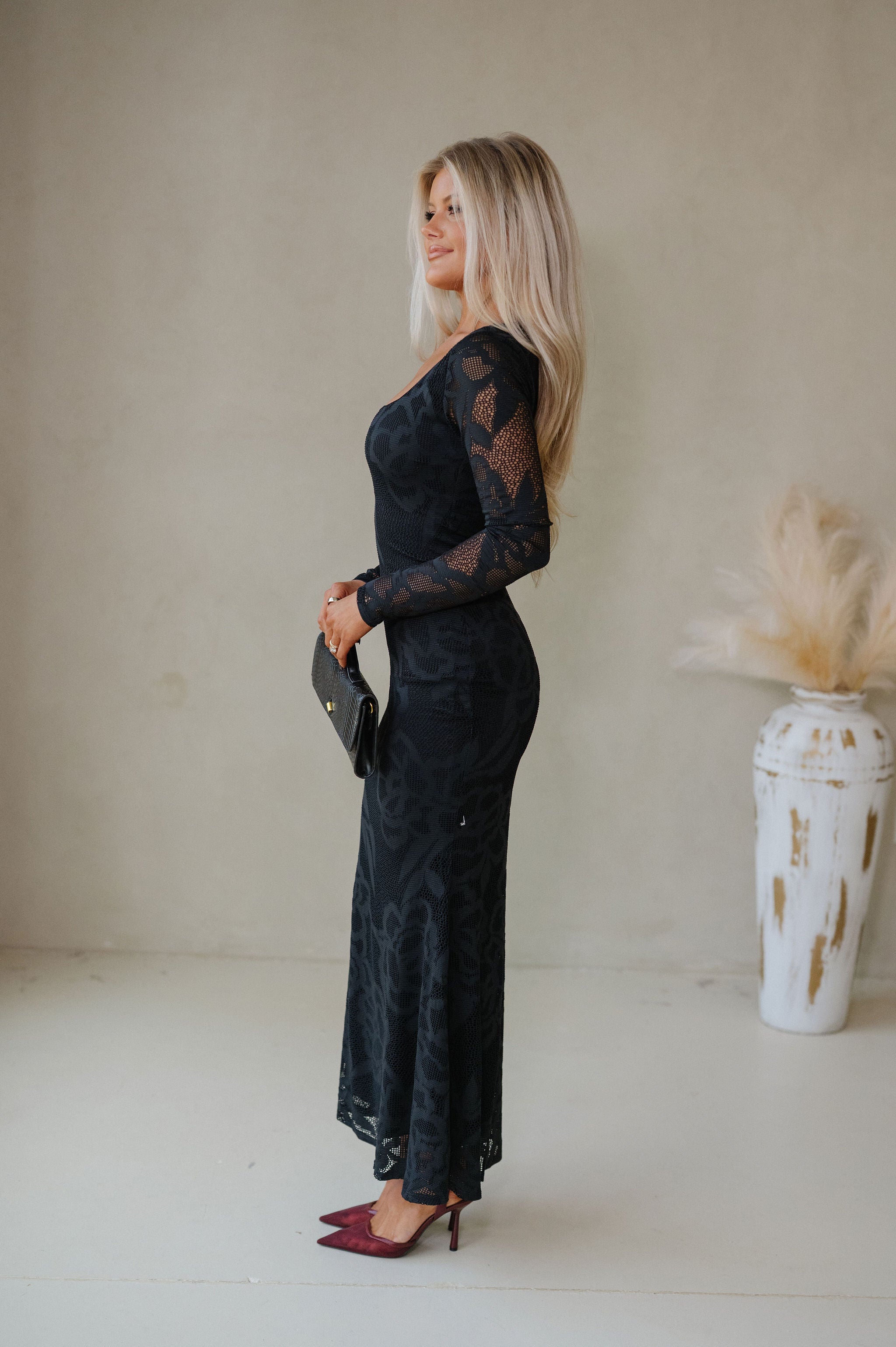 Scoop Neck Maxi Dress-Black
