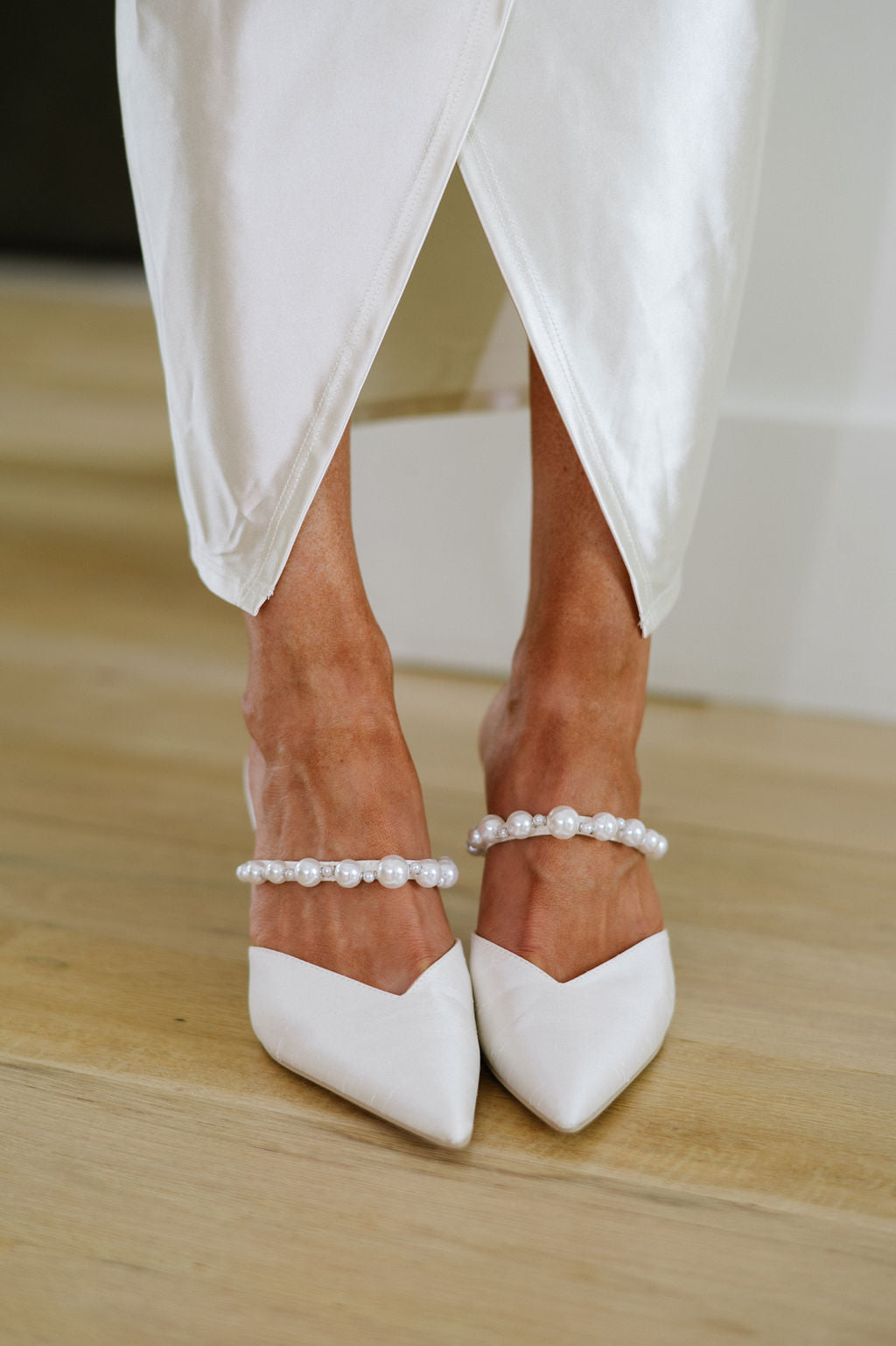 Kanika Pearl Mid Heels-Vanilla/ DOLCE VITA