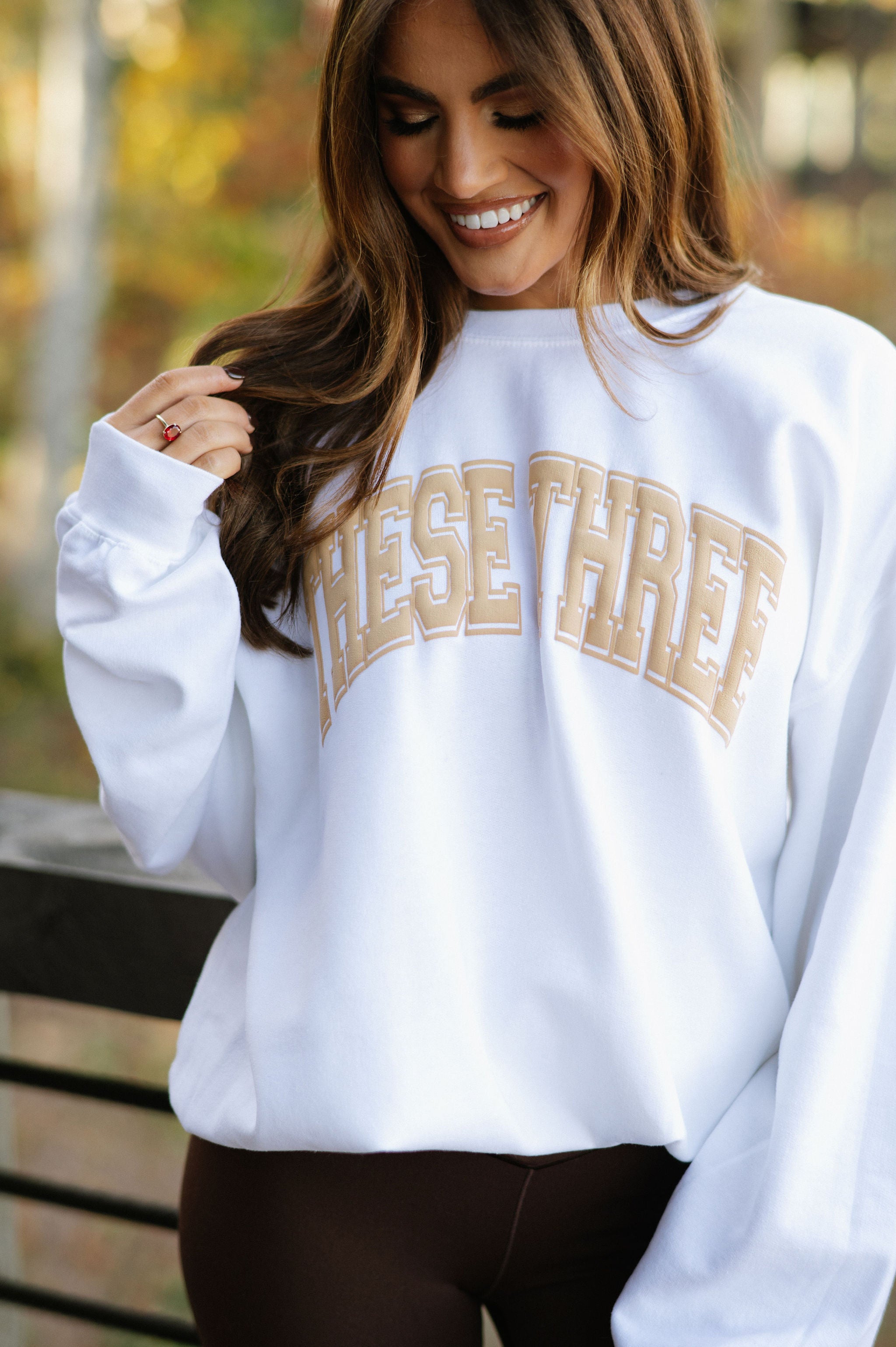 These Three Sweatshirt-White/Tan