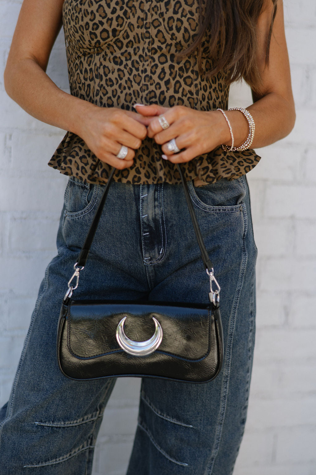 Moon Chain Shoulder Bag-Black