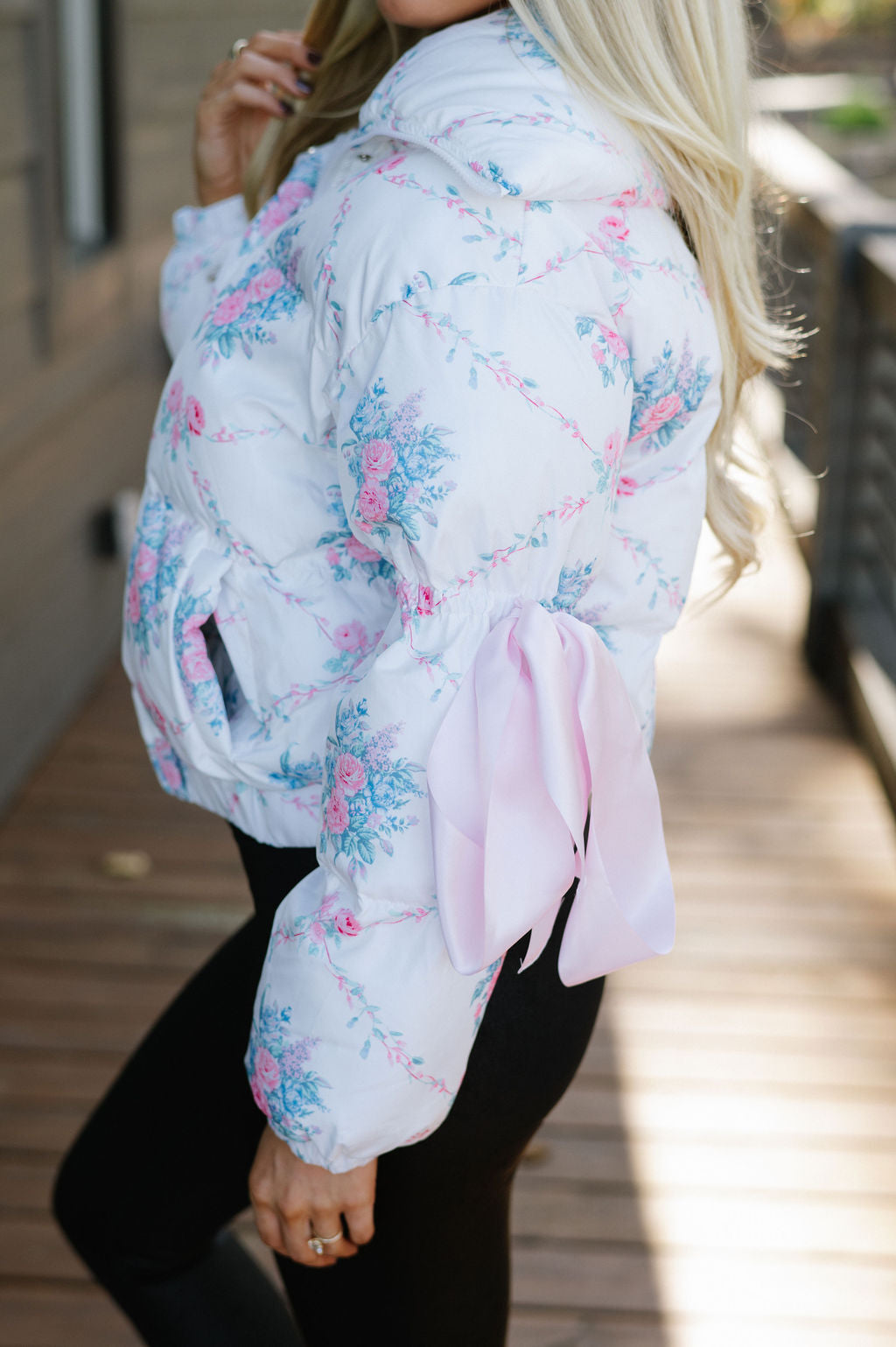 Chelsea Ribbon Puffer- White/Floral